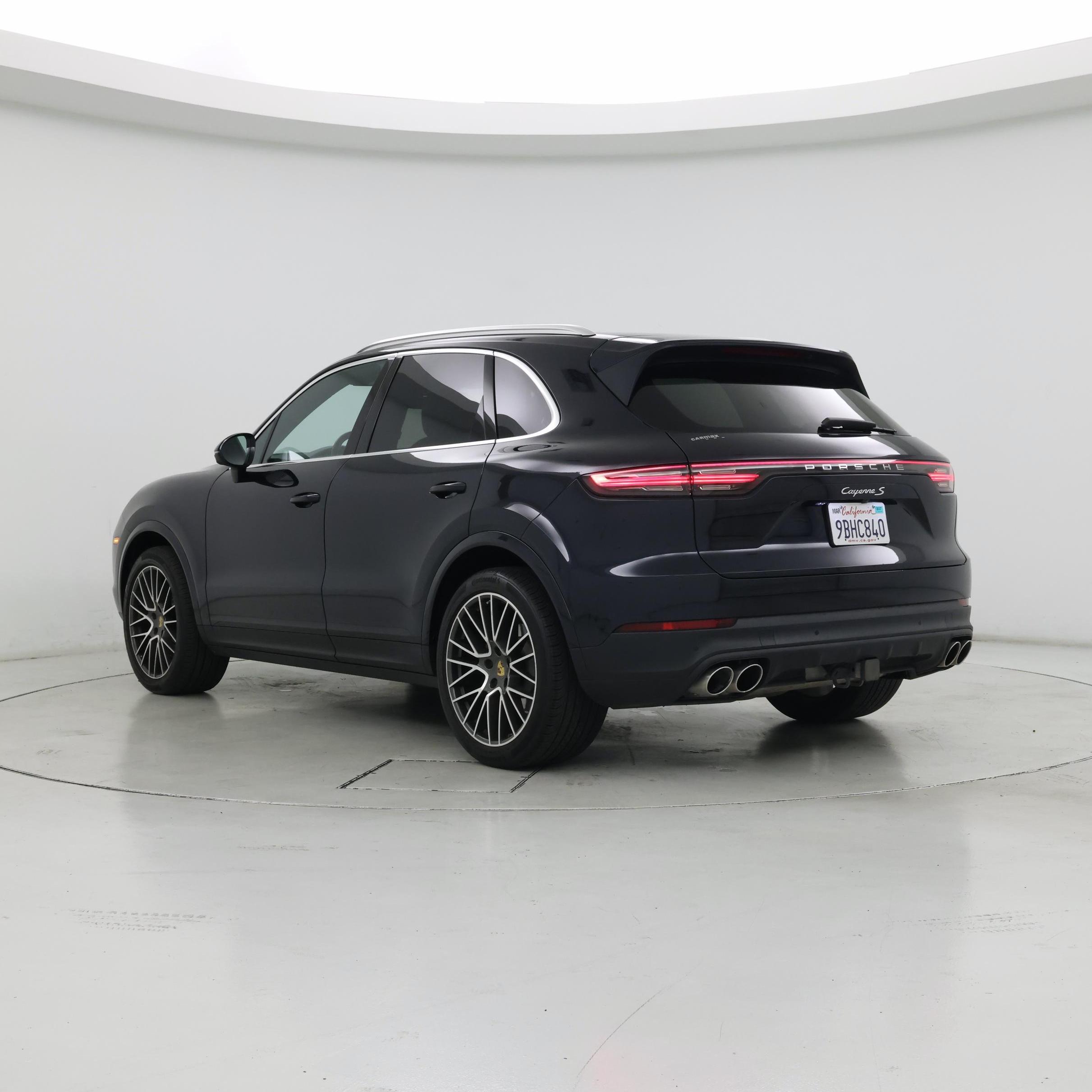 Thumbnail: 2019 Porsche Cayenne - 2