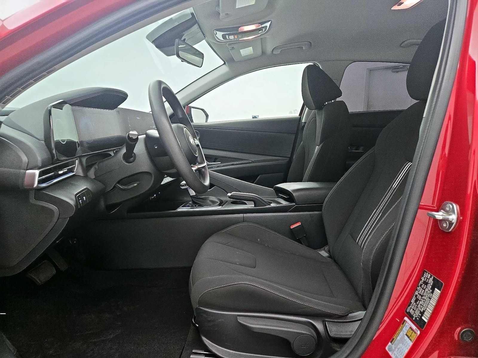 2024 Hyundai Elantra SEL - Photo 12