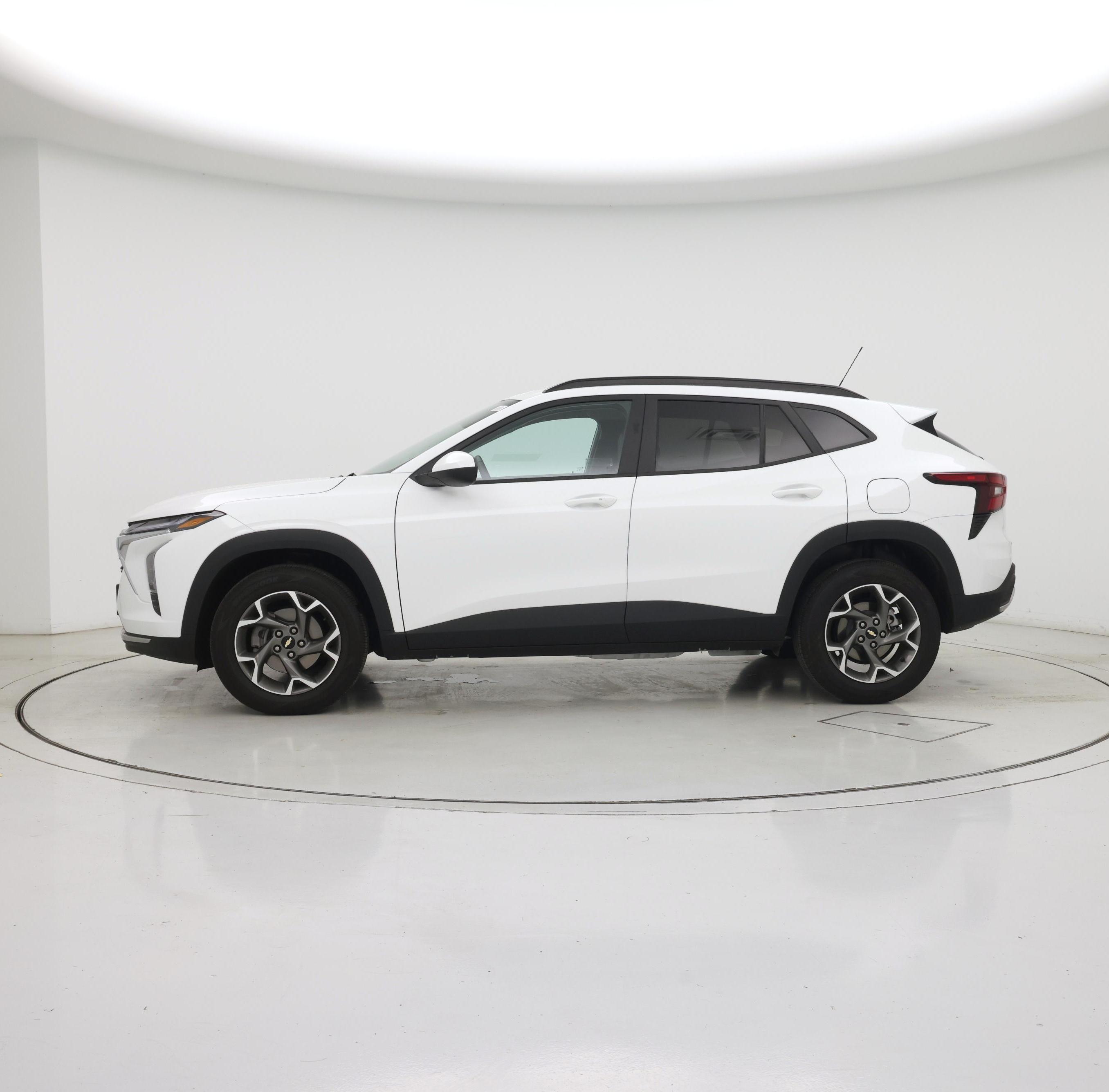 Thumbnail: 2025 Chevrolet Trax - 3