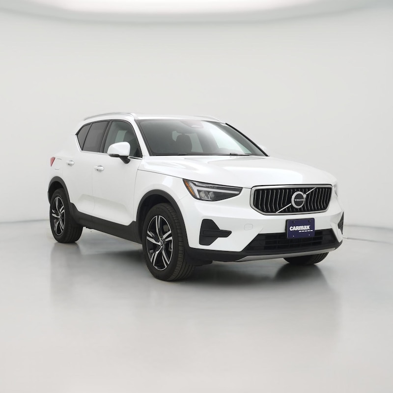 2025 Volvo XC40 B5 Core Bright Theme