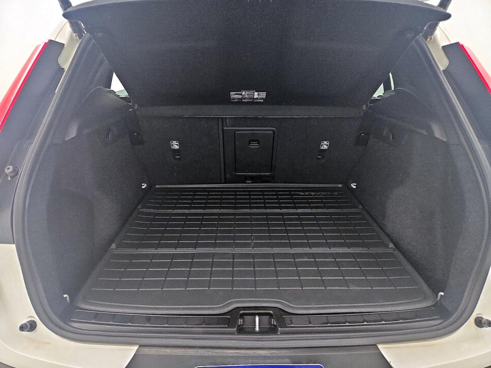 2025 Volvo XC40 Core - Photo 22