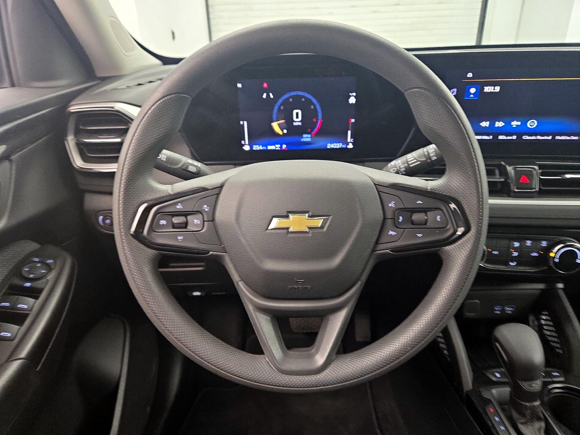Thumbnail: 2025 Chevrolet TrailBlazer - 10