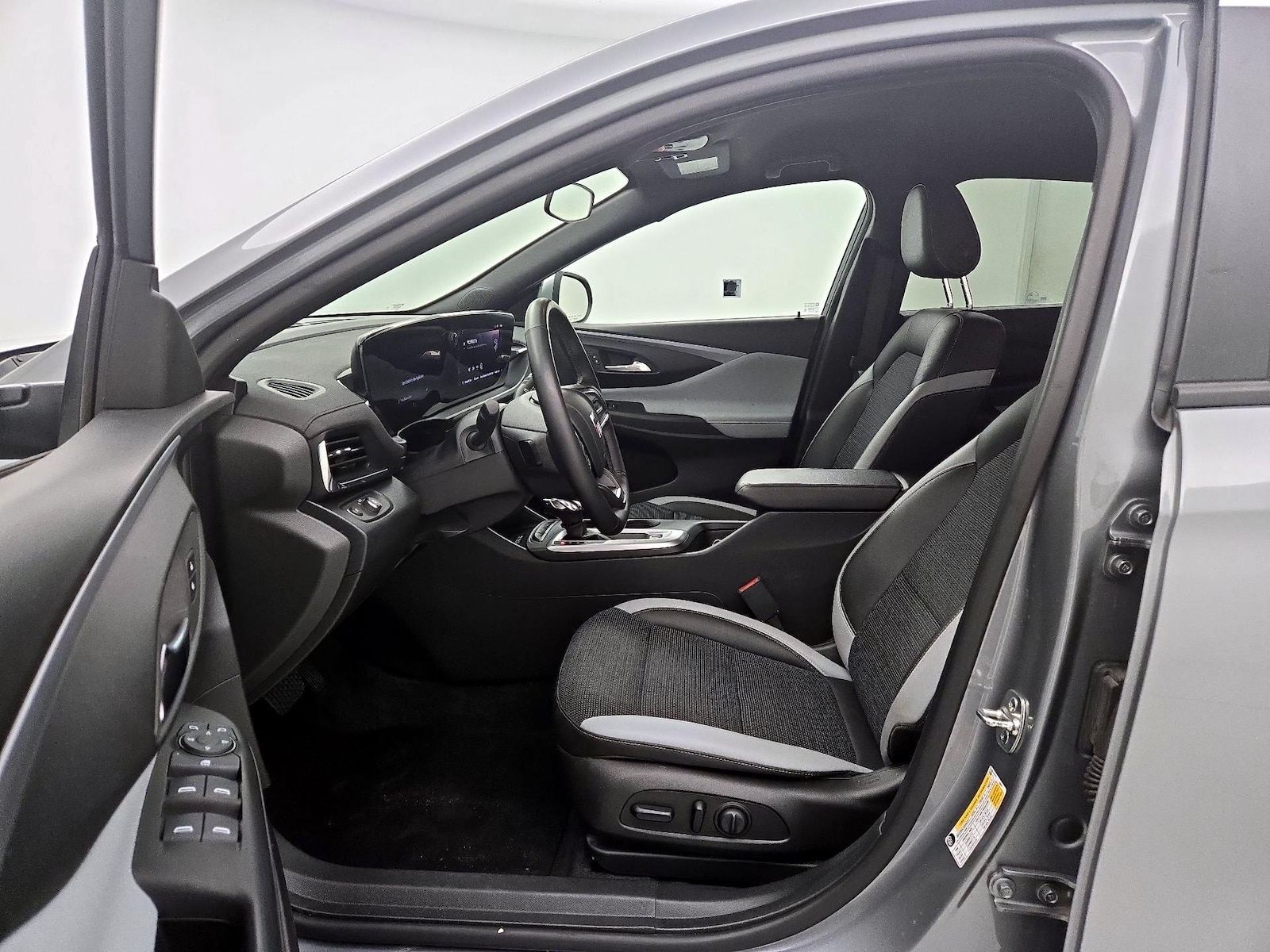 2025 Buick Envista Preferred - Photo 12