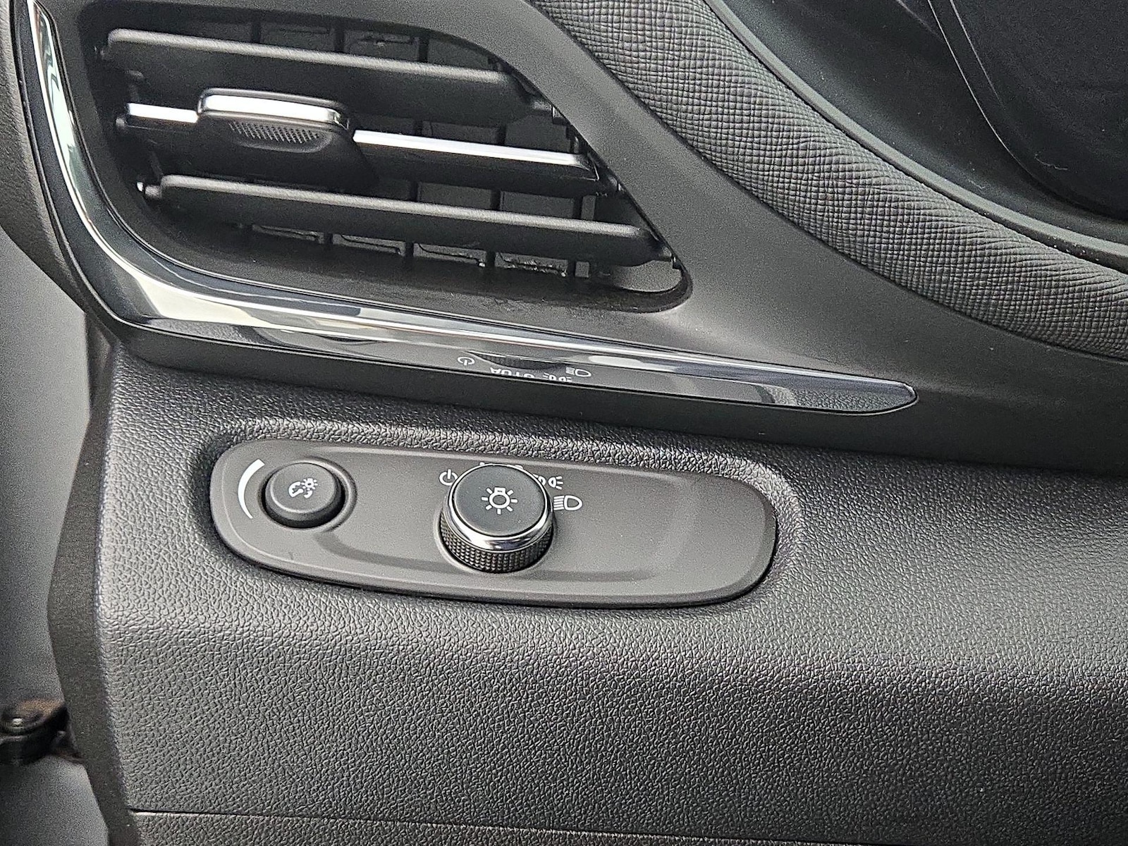 2025 Buick Envista Preferred - Photo 14