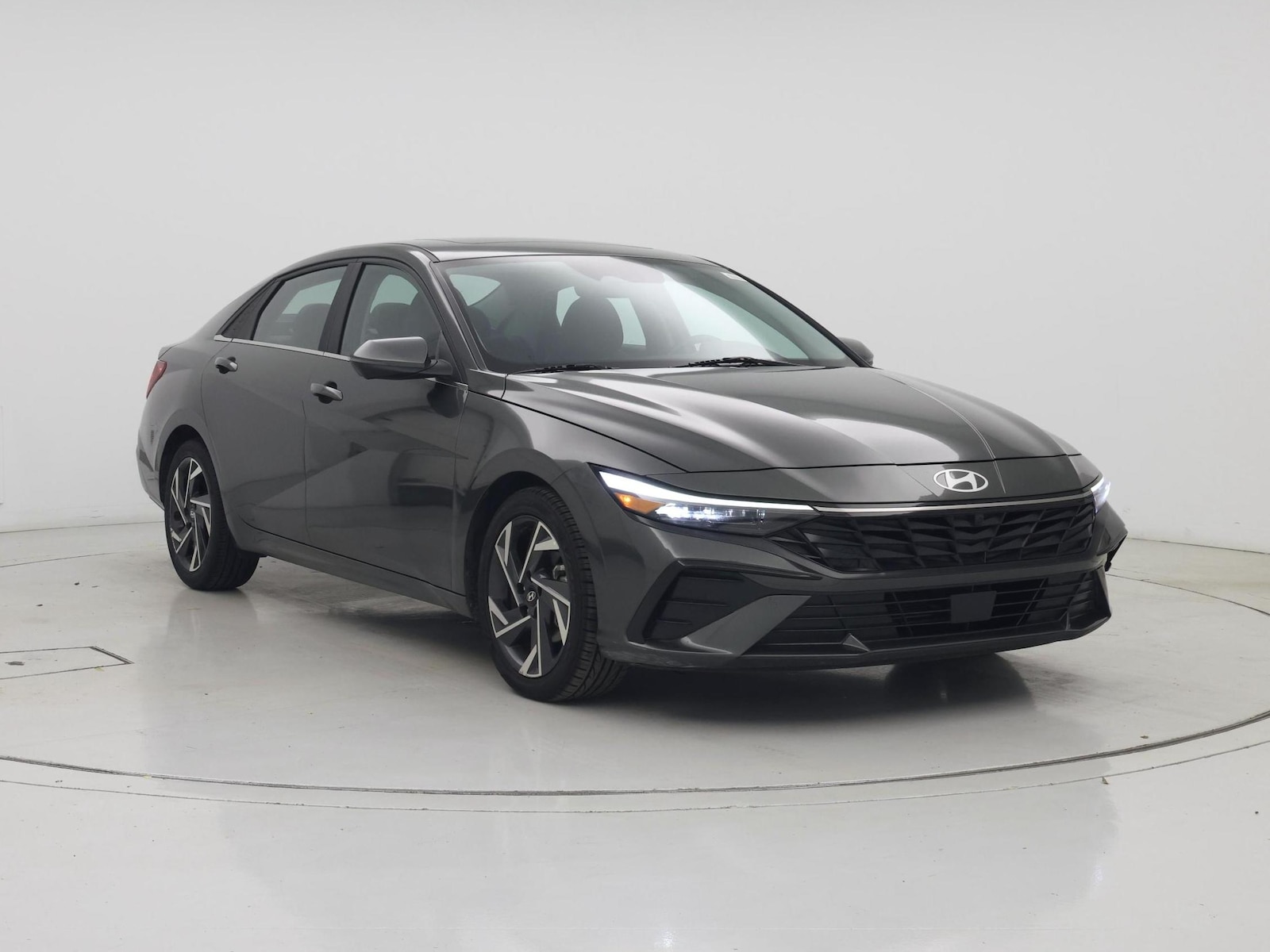 2024 Hyundai Elantra Limited - Photo 2