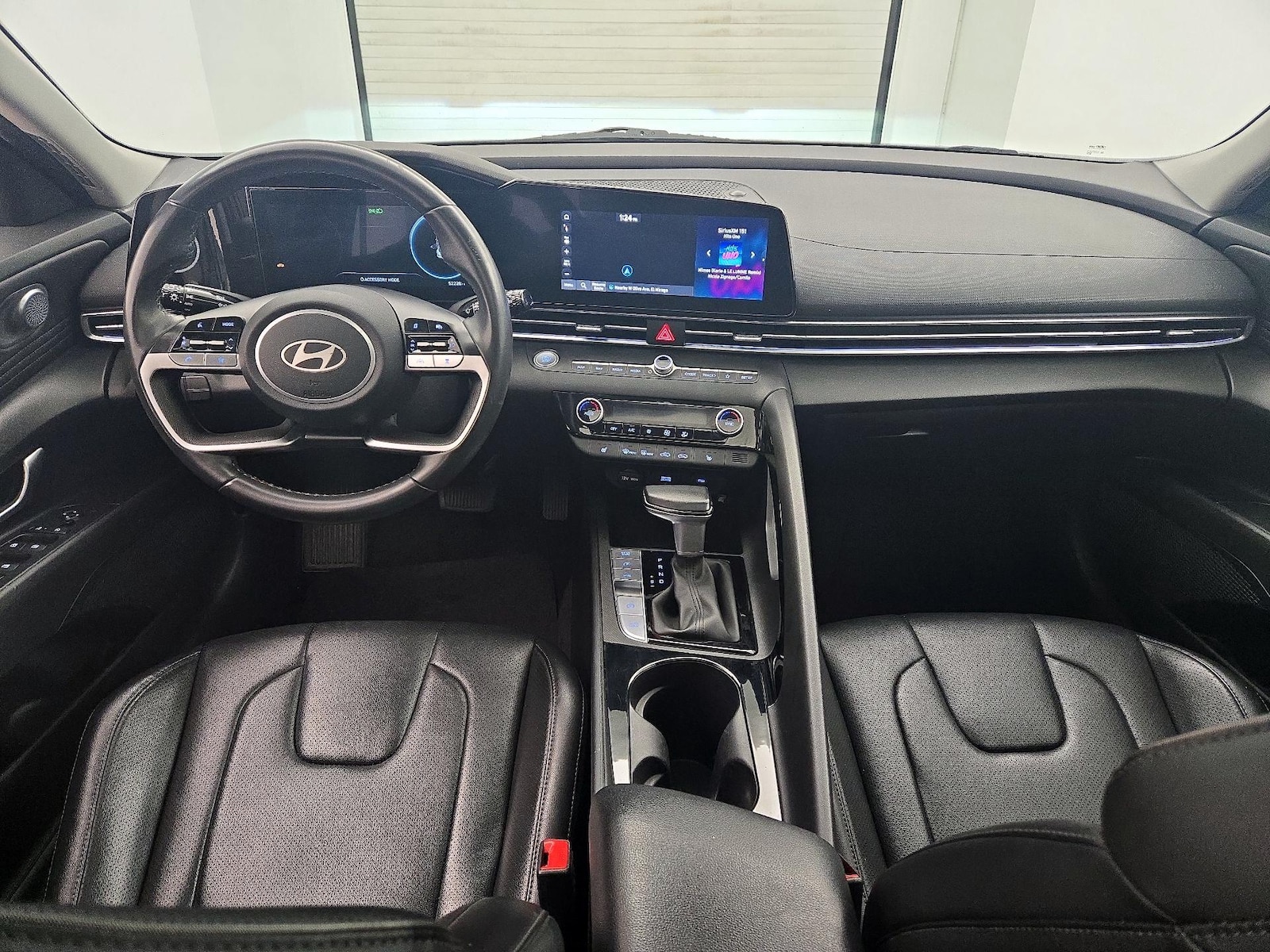 2024 Hyundai Elantra Limited - Photo 10
