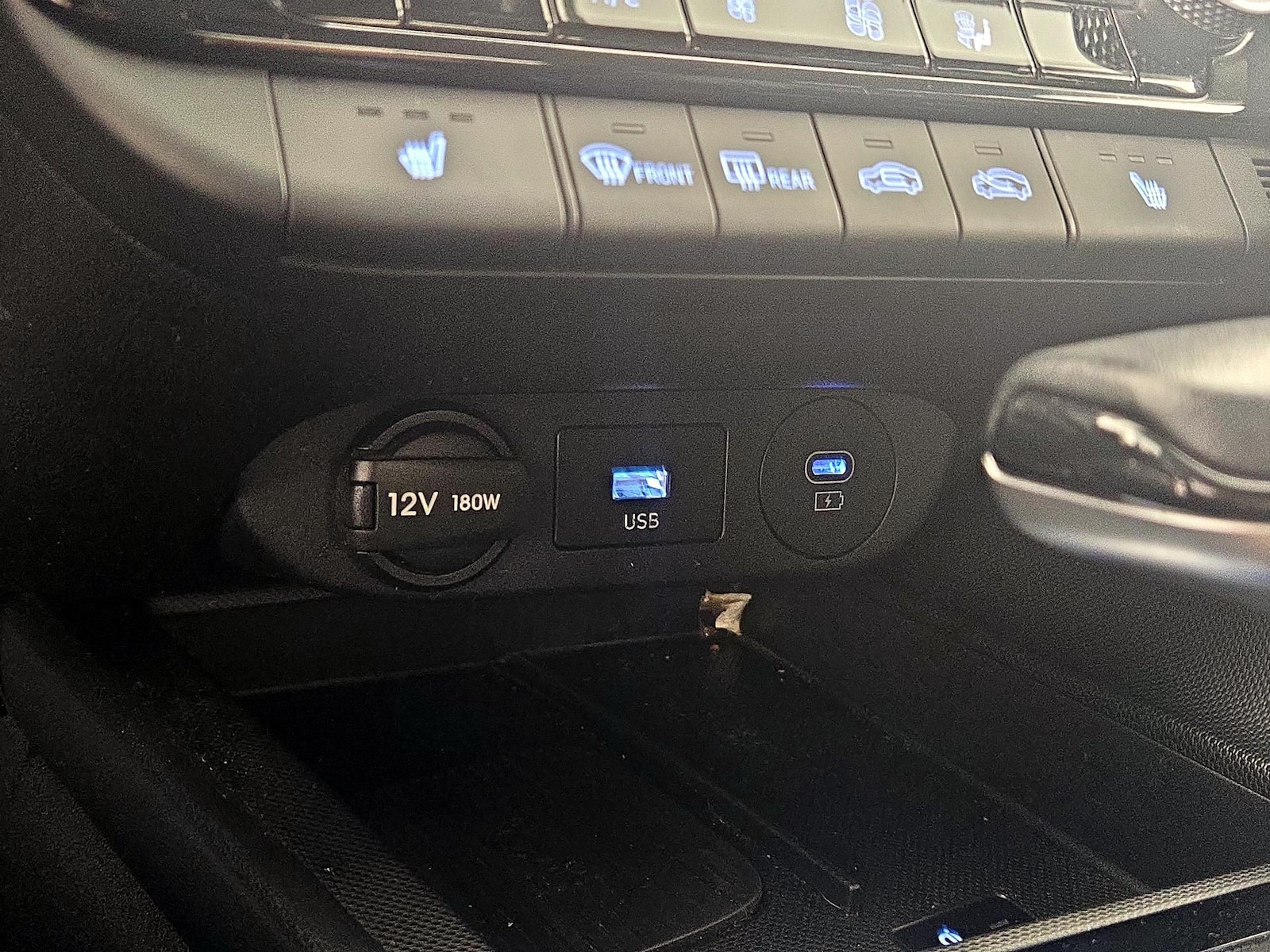 2024 Hyundai Elantra Limited - Photo 20