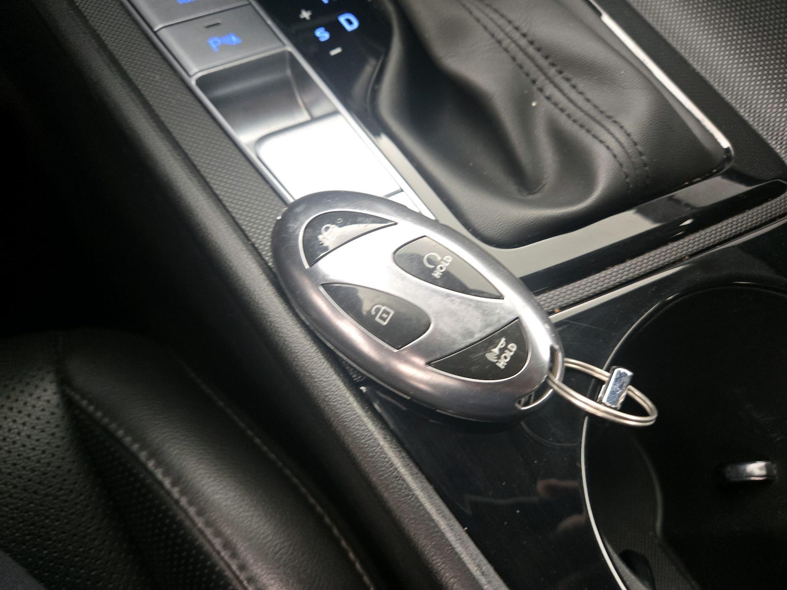 2024 Hyundai Elantra Limited - Photo 25
