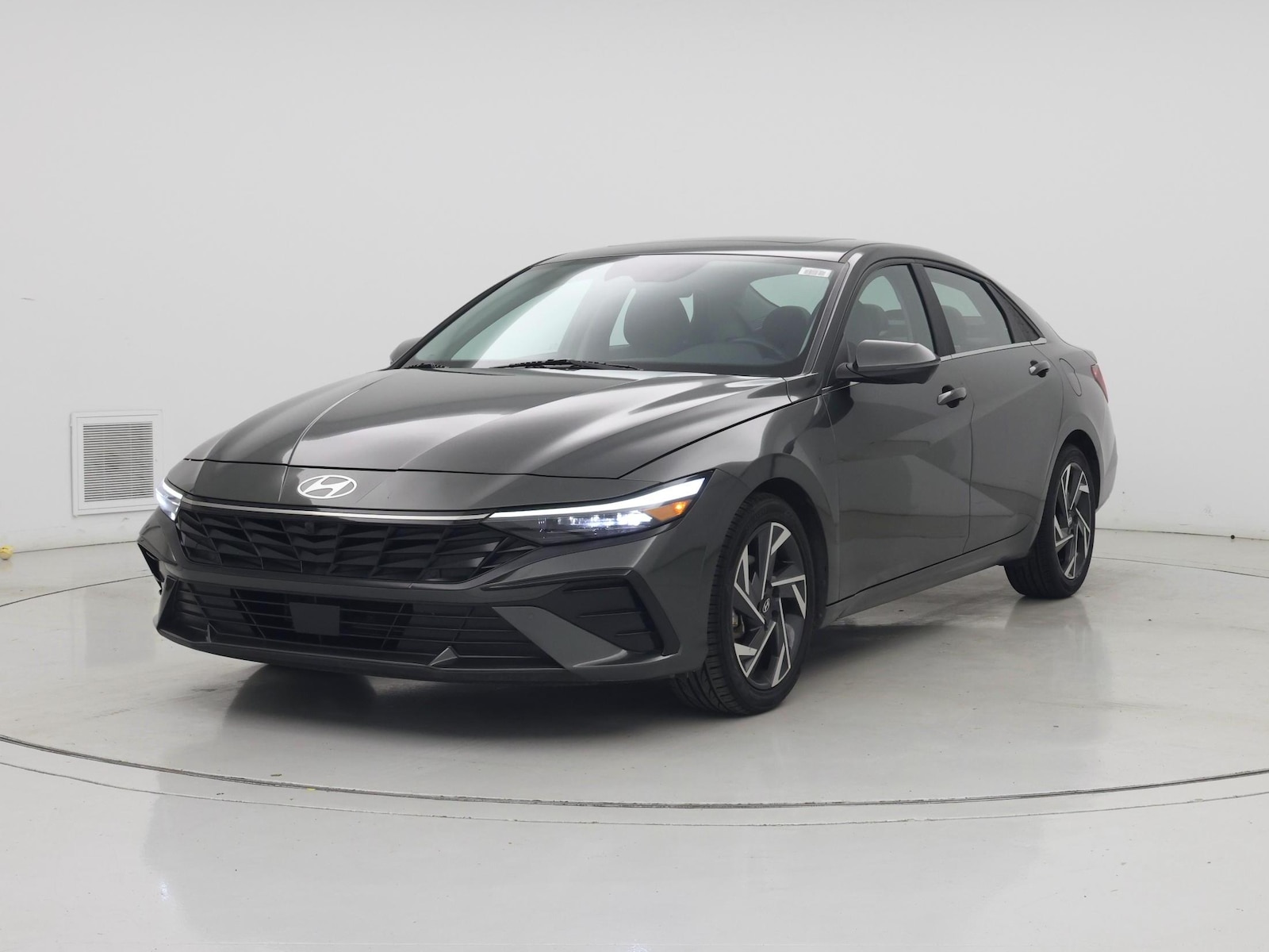 2024 Hyundai Elantra Limited - Photo 5