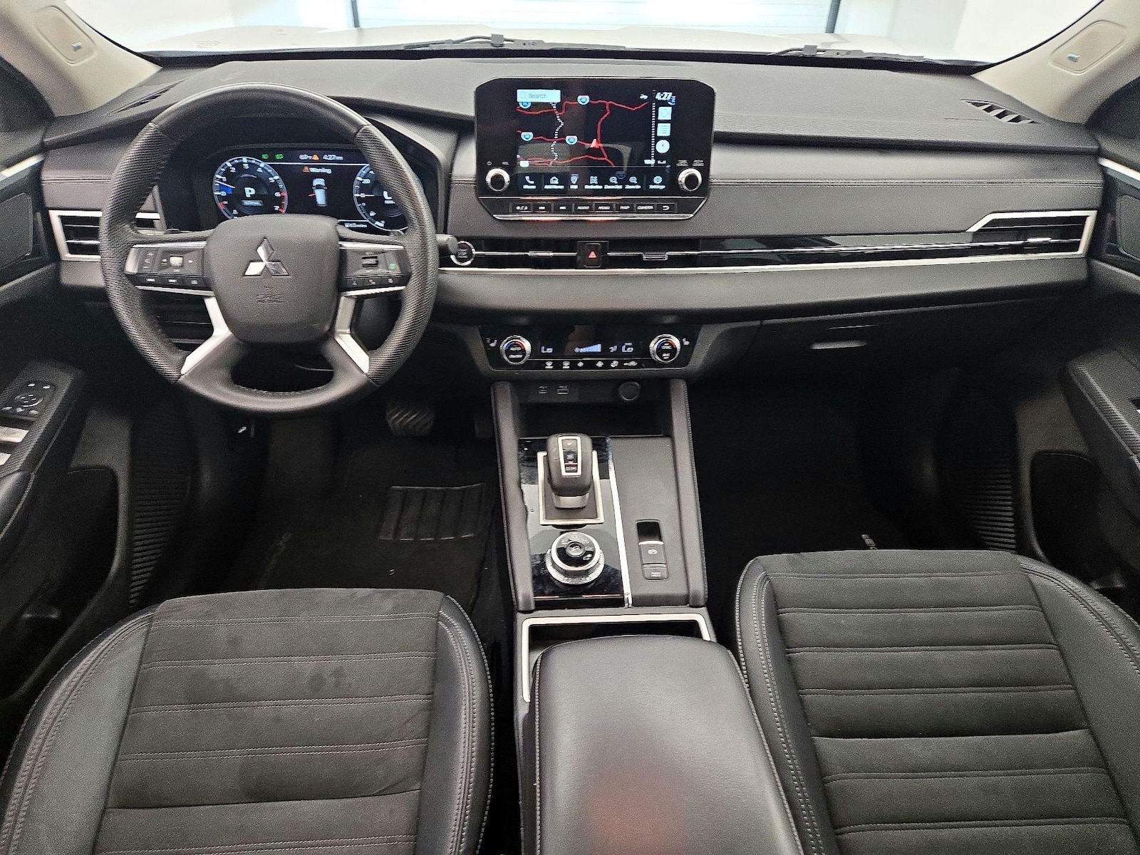 2023 Mitsubishi Outlander SE - Photo 10