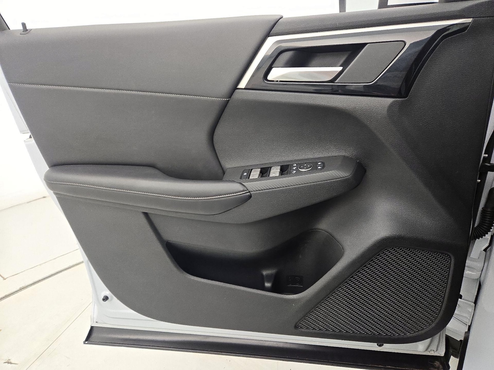 2023 Mitsubishi Outlander SE - Photo 13