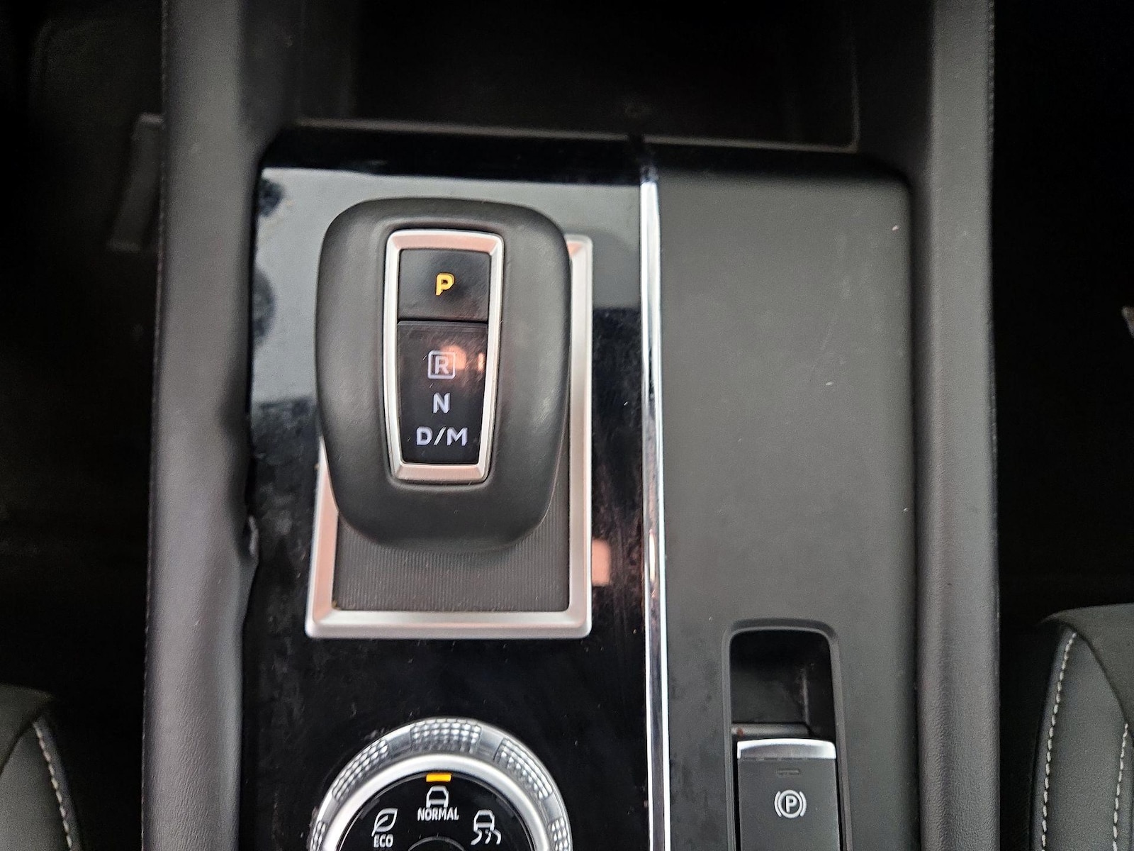 2023 Mitsubishi Outlander SE - Photo 19