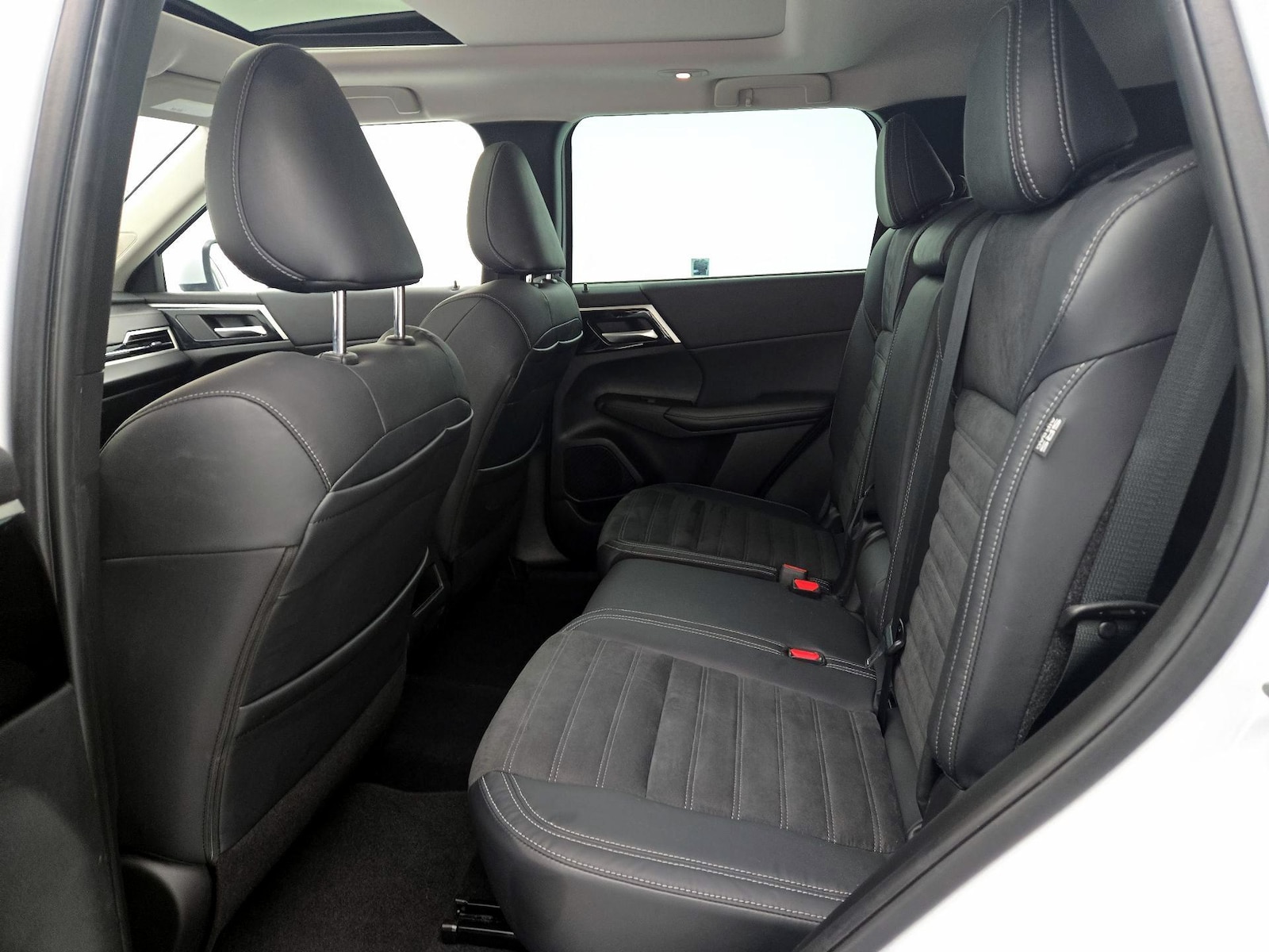 2023 Mitsubishi Outlander SE - Photo 22
