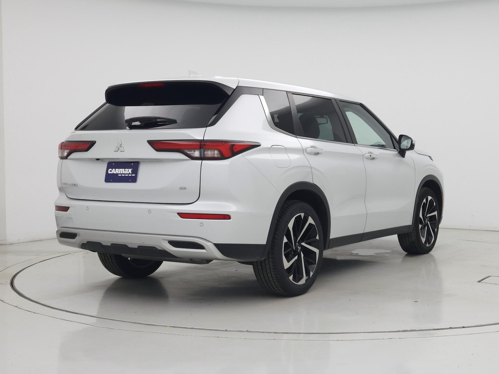 2023 Mitsubishi Outlander SE - Photo 9