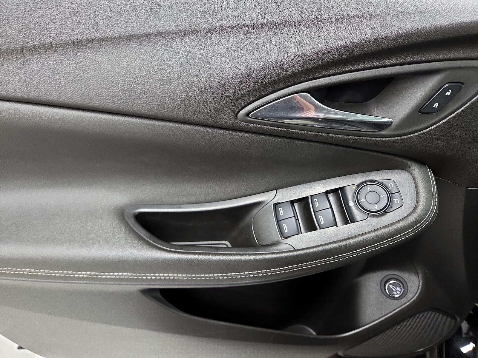 2024 Buick Encore GX Sport Touring - Photo 11