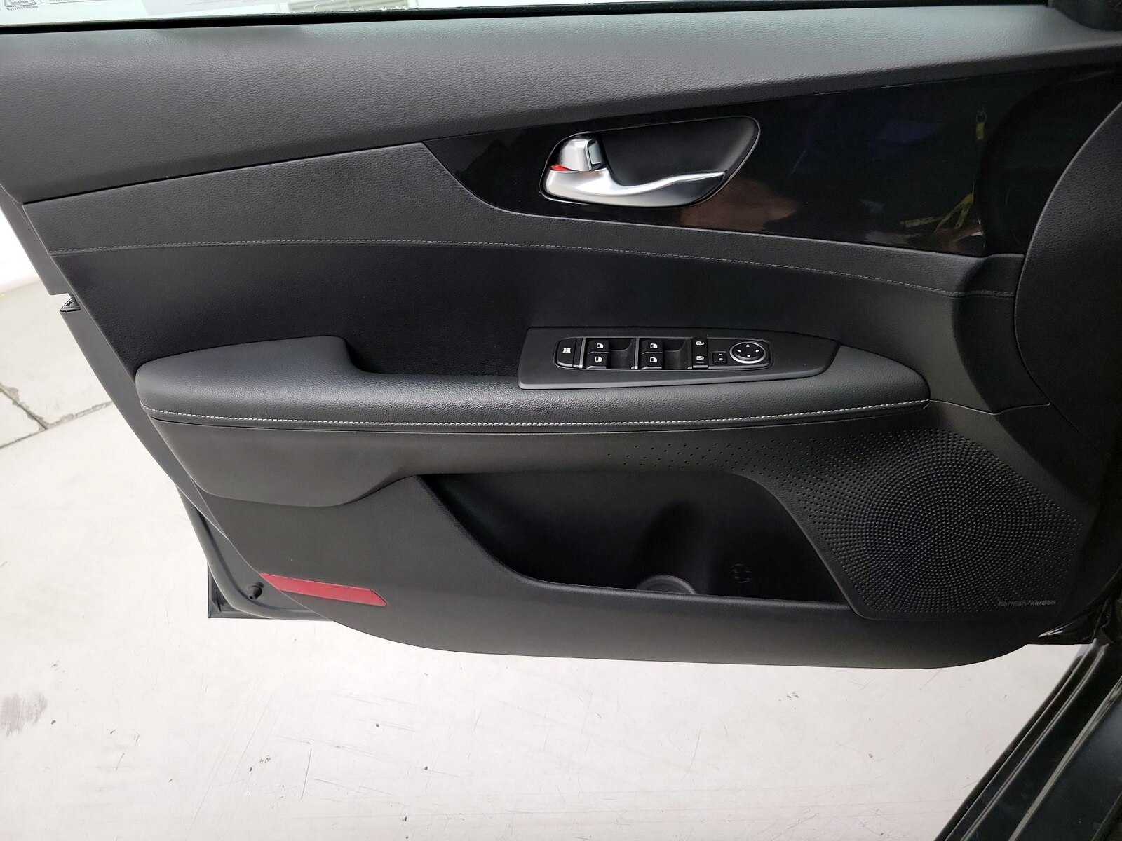 2024 Kia Forte GT-Line - Photo 13
