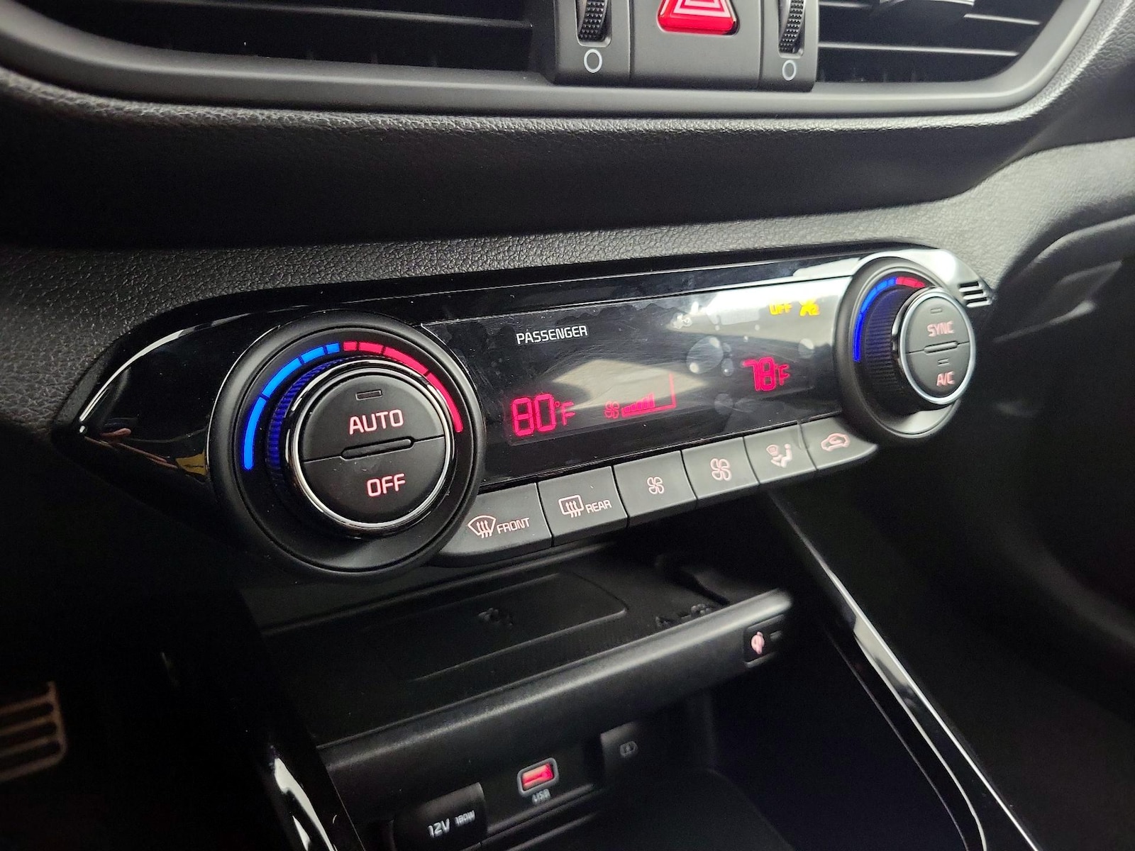 2024 Kia Forte GT-Line - Photo 18
