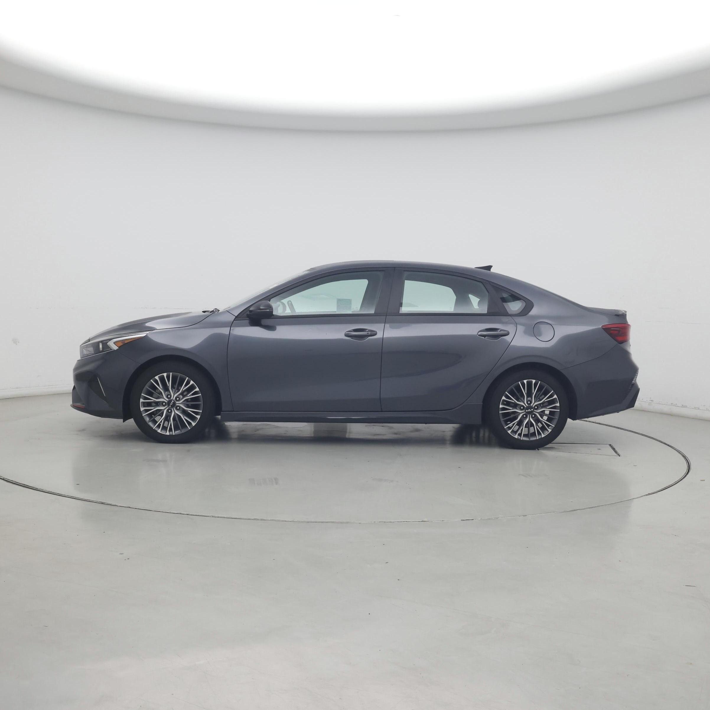 Thumbnail: 2024 Kia Forte - 3
