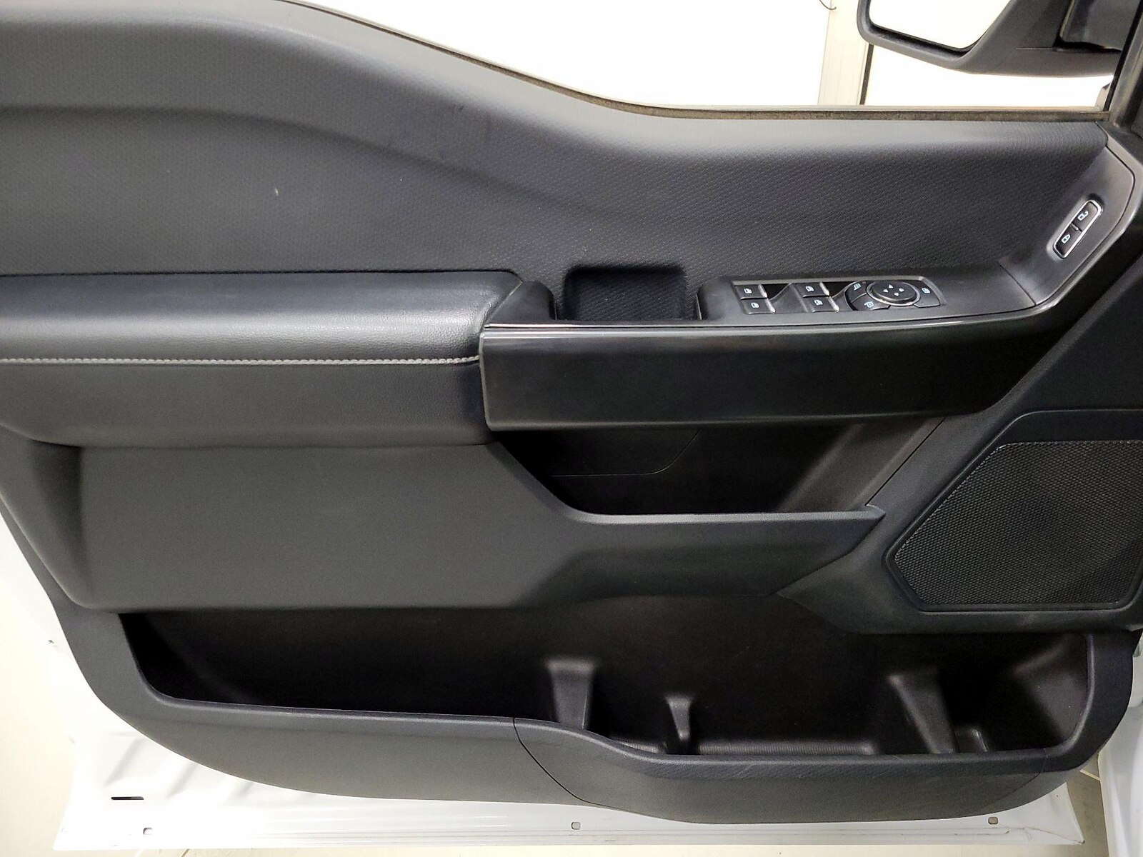 2023 Ford F-150 XL - Photo 13