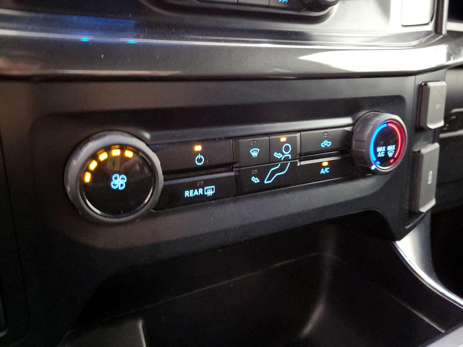 2023 Ford F-150 XL - Photo 18