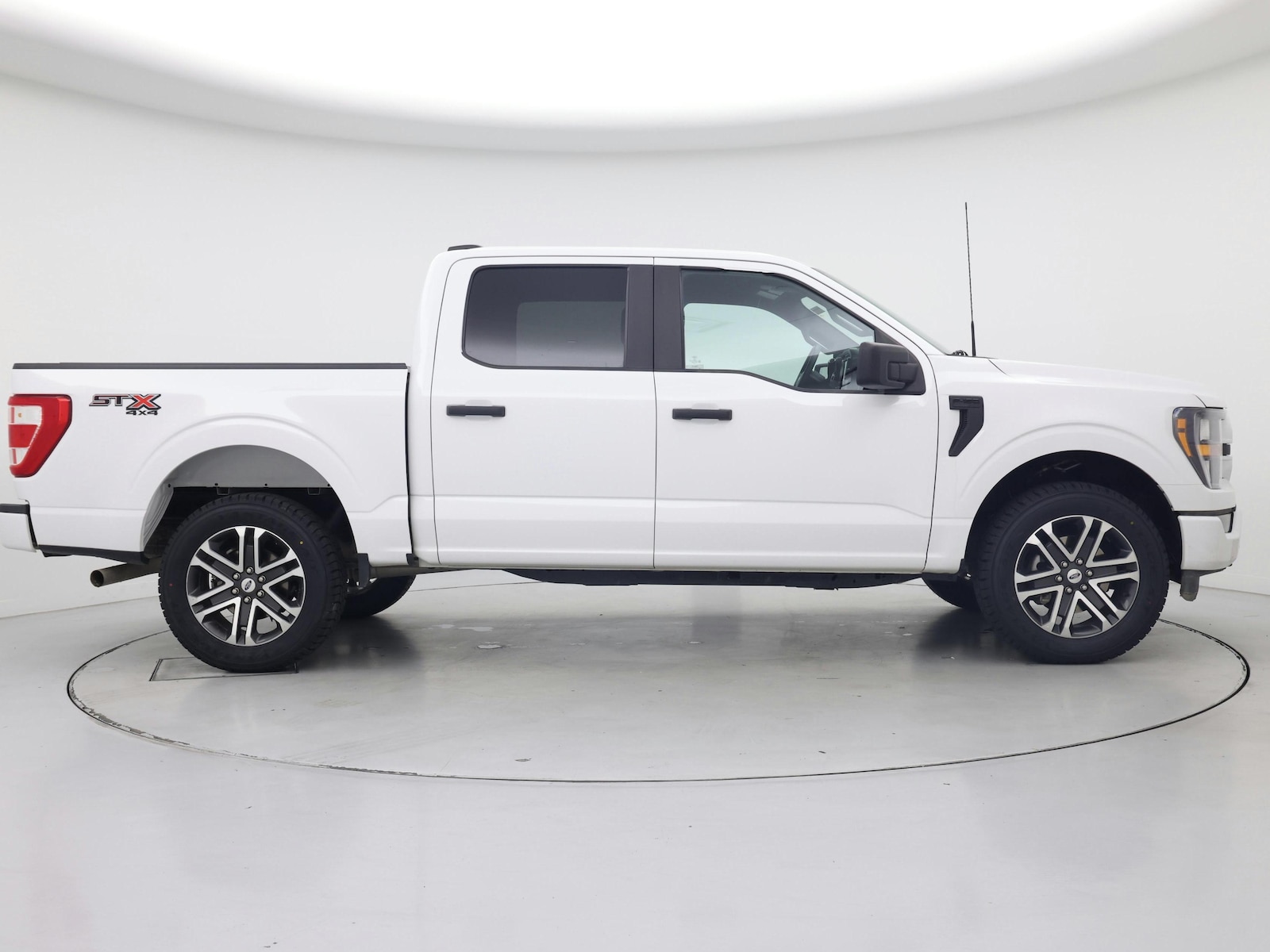 2023 Ford F-150 XL - Photo 8