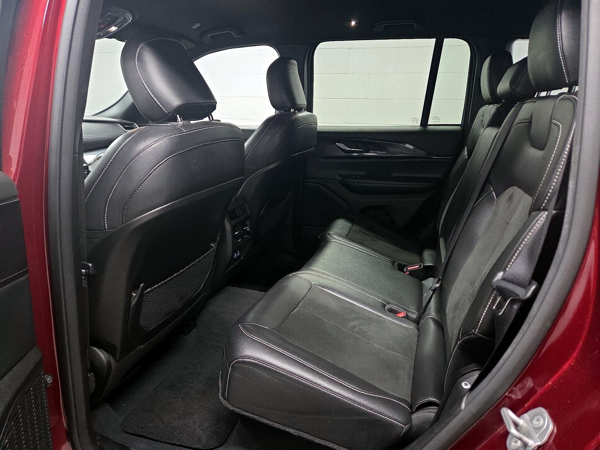Thumbnail: 2023 Jeep Grand Cherokee - 17