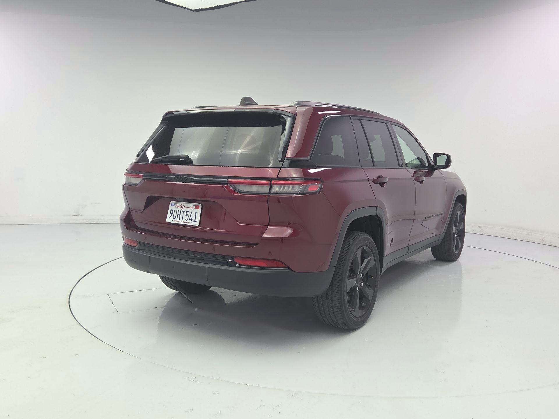 Thumbnail: 2023 Jeep Grand Cherokee - 5