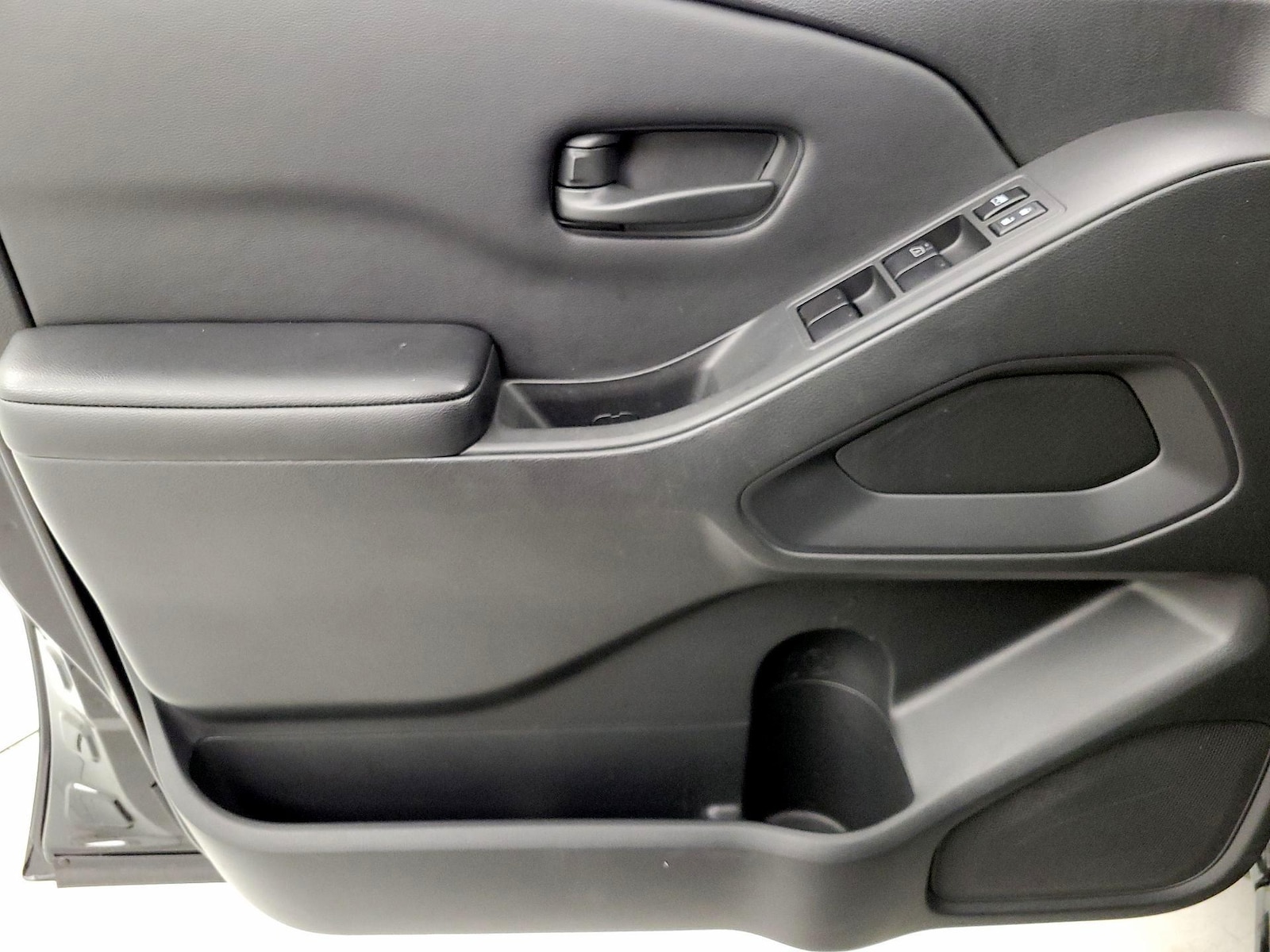 2025 Nissan Frontier S - Photo 13