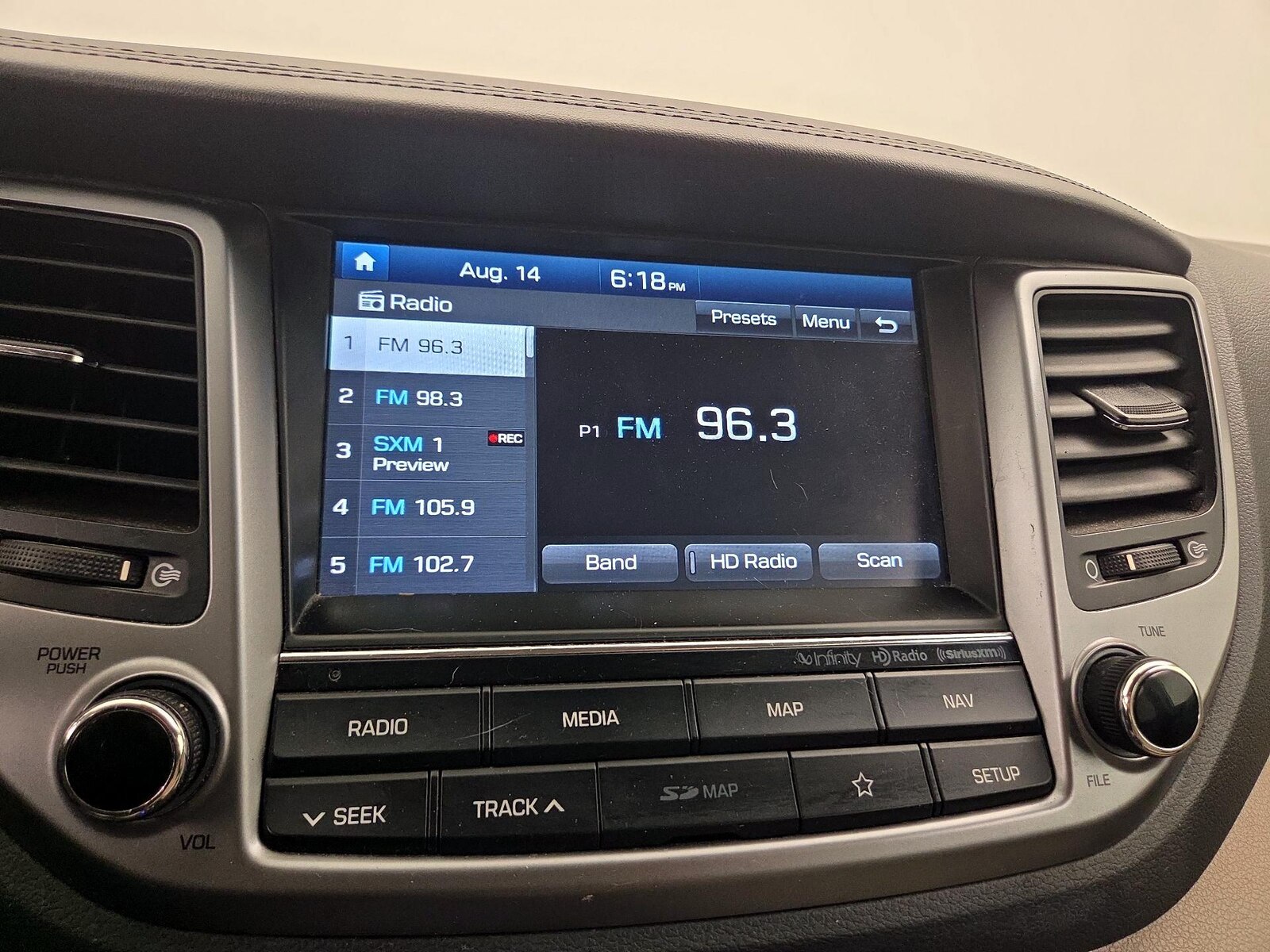 2018 Hyundai Tucson SE Plus - Photo 17