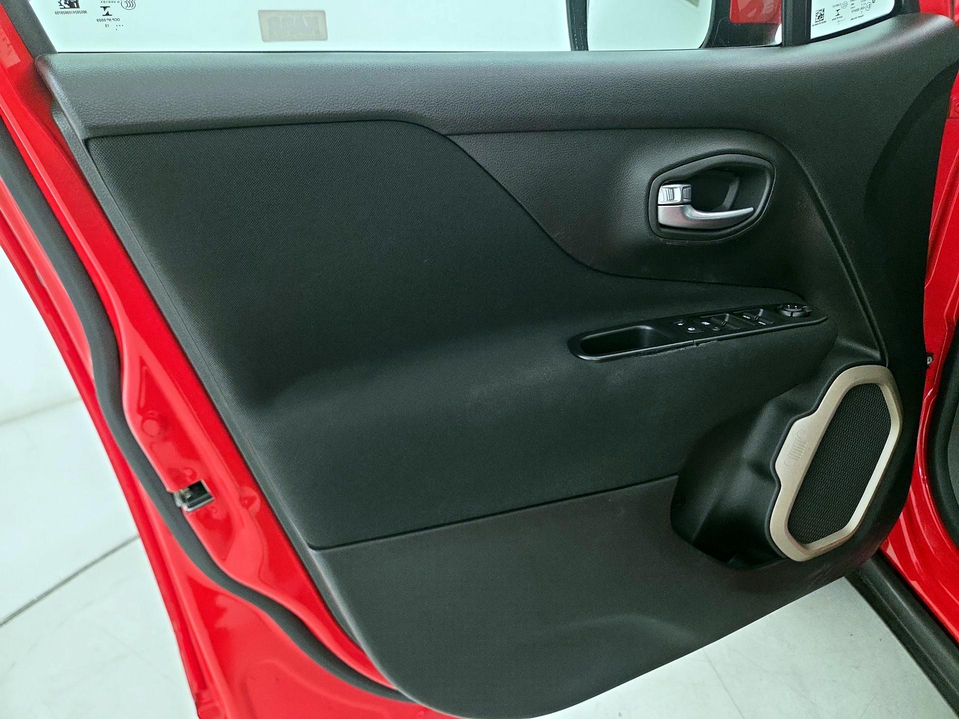Thumbnail: 2015 Jeep Renegade - 12