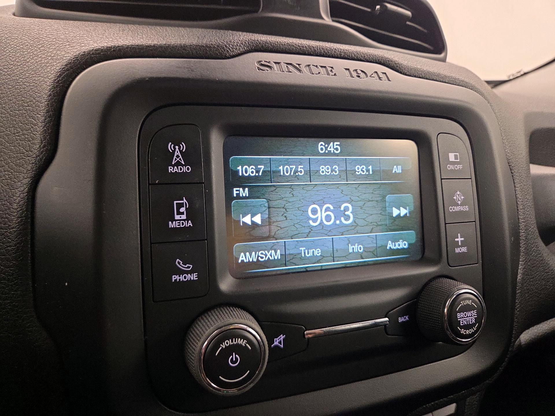 Thumbnail: 2015 Jeep Renegade - 15