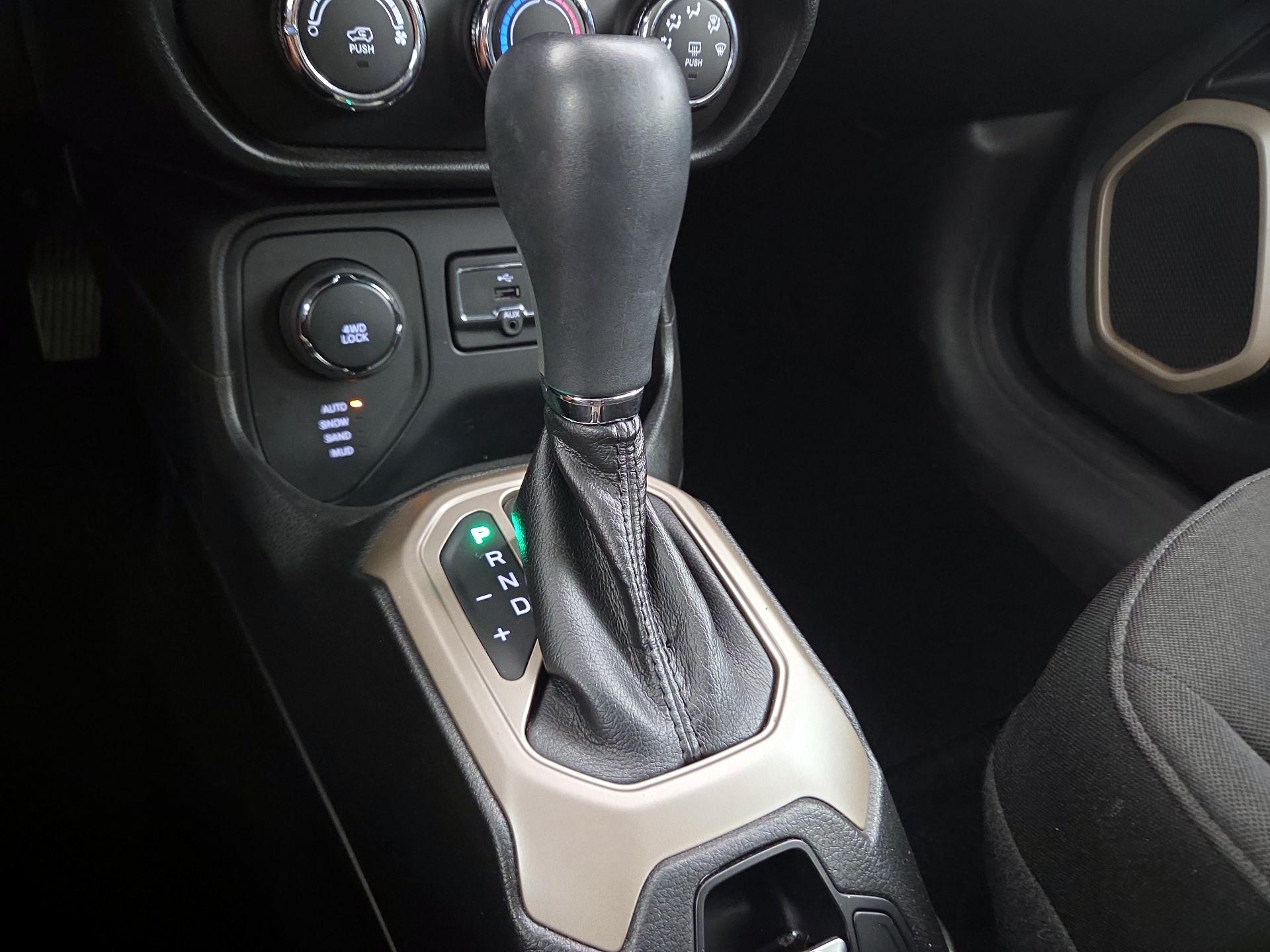 Thumbnail: 2015 Jeep Renegade - 17