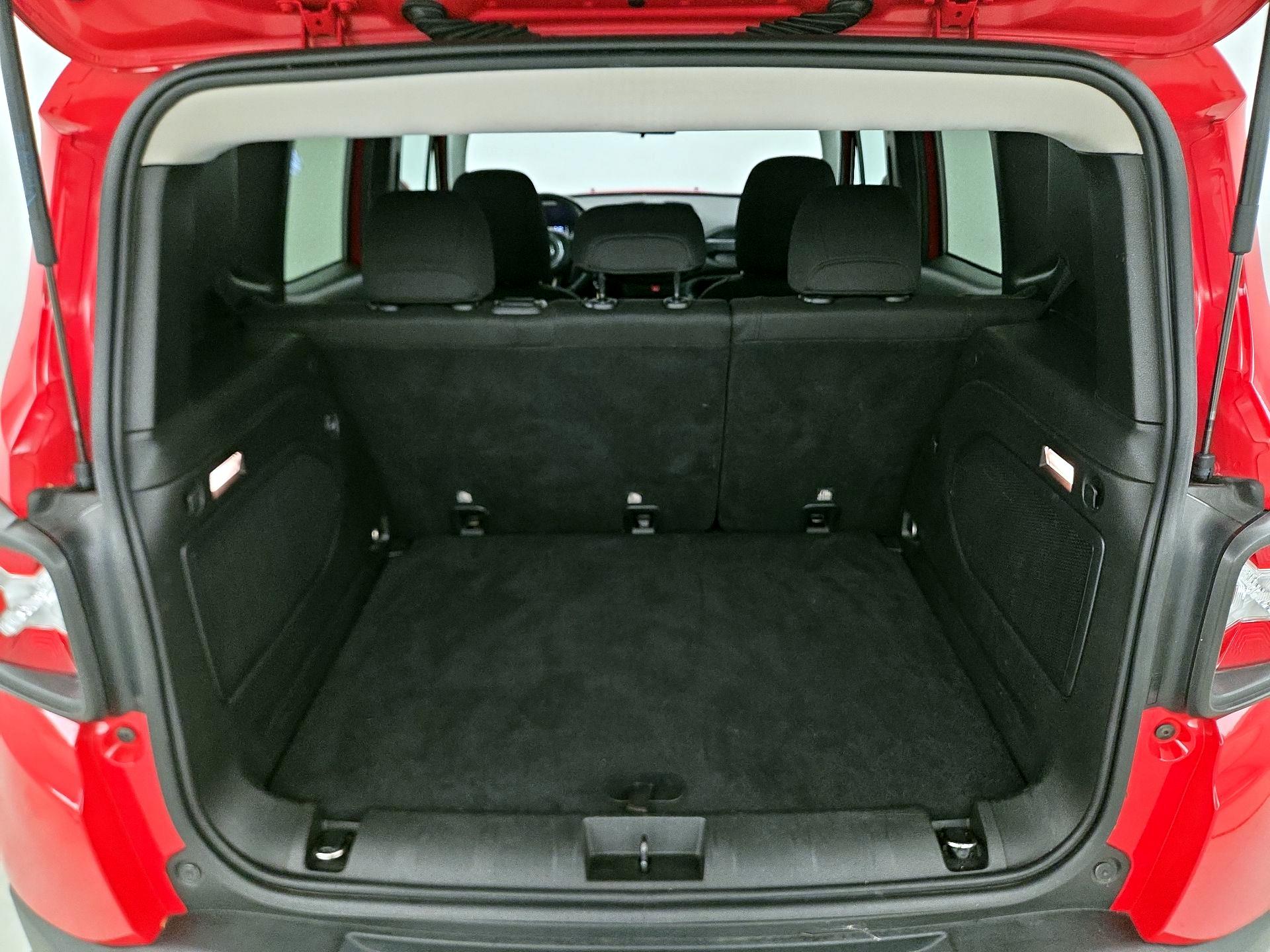 Thumbnail: 2015 Jeep Renegade - 20