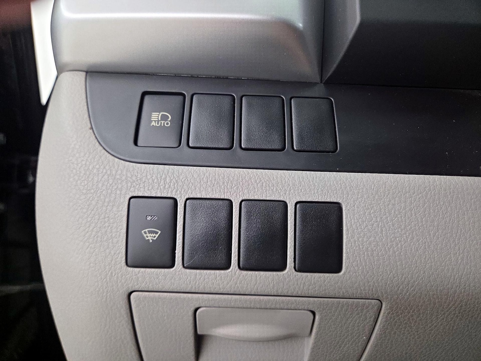 2017 Toyota Highlander LE - Photo 14