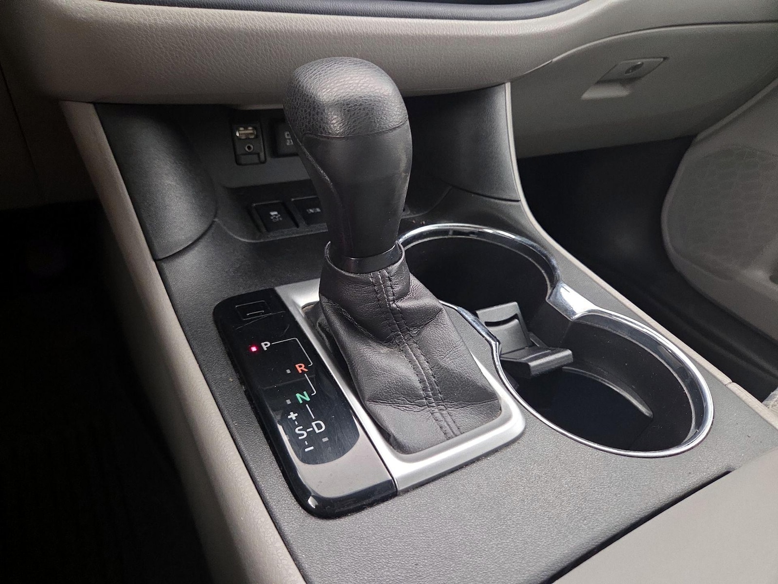2017 Toyota Highlander LE - Photo 18