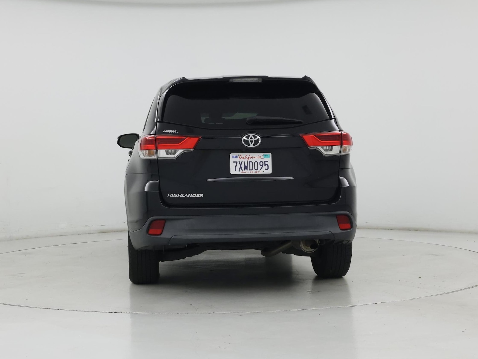 2017 Toyota Highlander LE - Photo 7