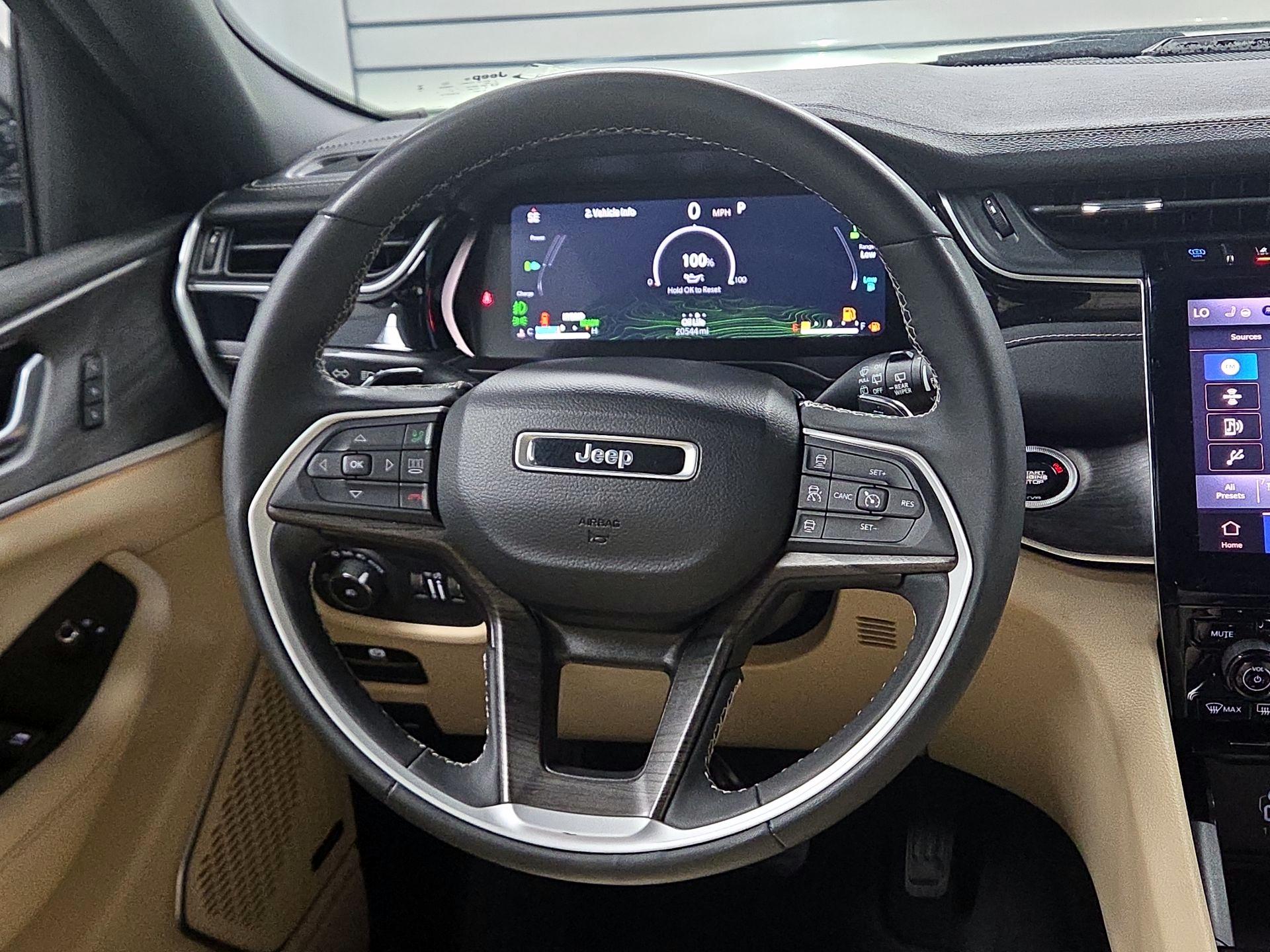 Thumbnail: 2023 Jeep Grand Cherokee - 10