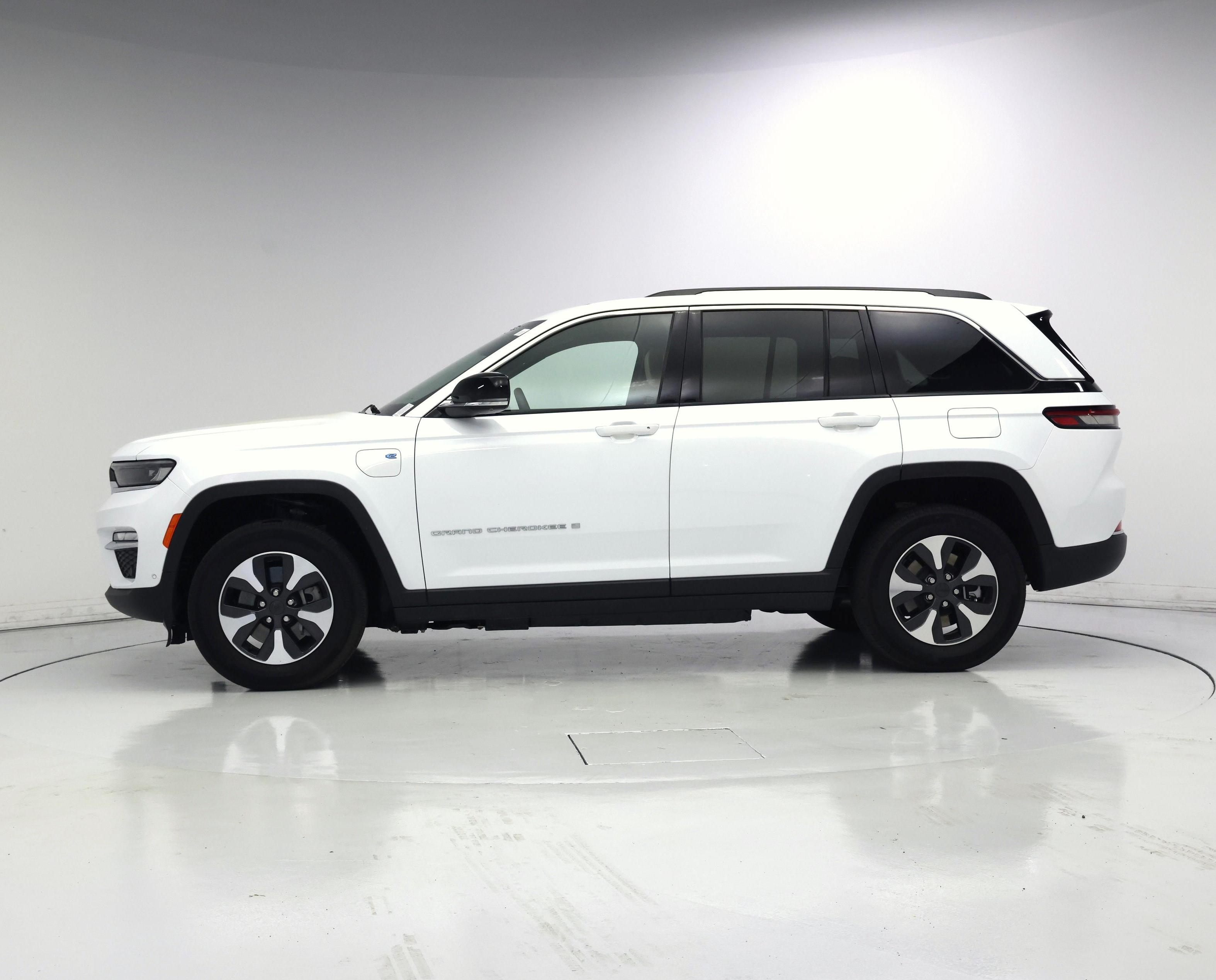 Thumbnail: 2023 Jeep Grand Cherokee - 3