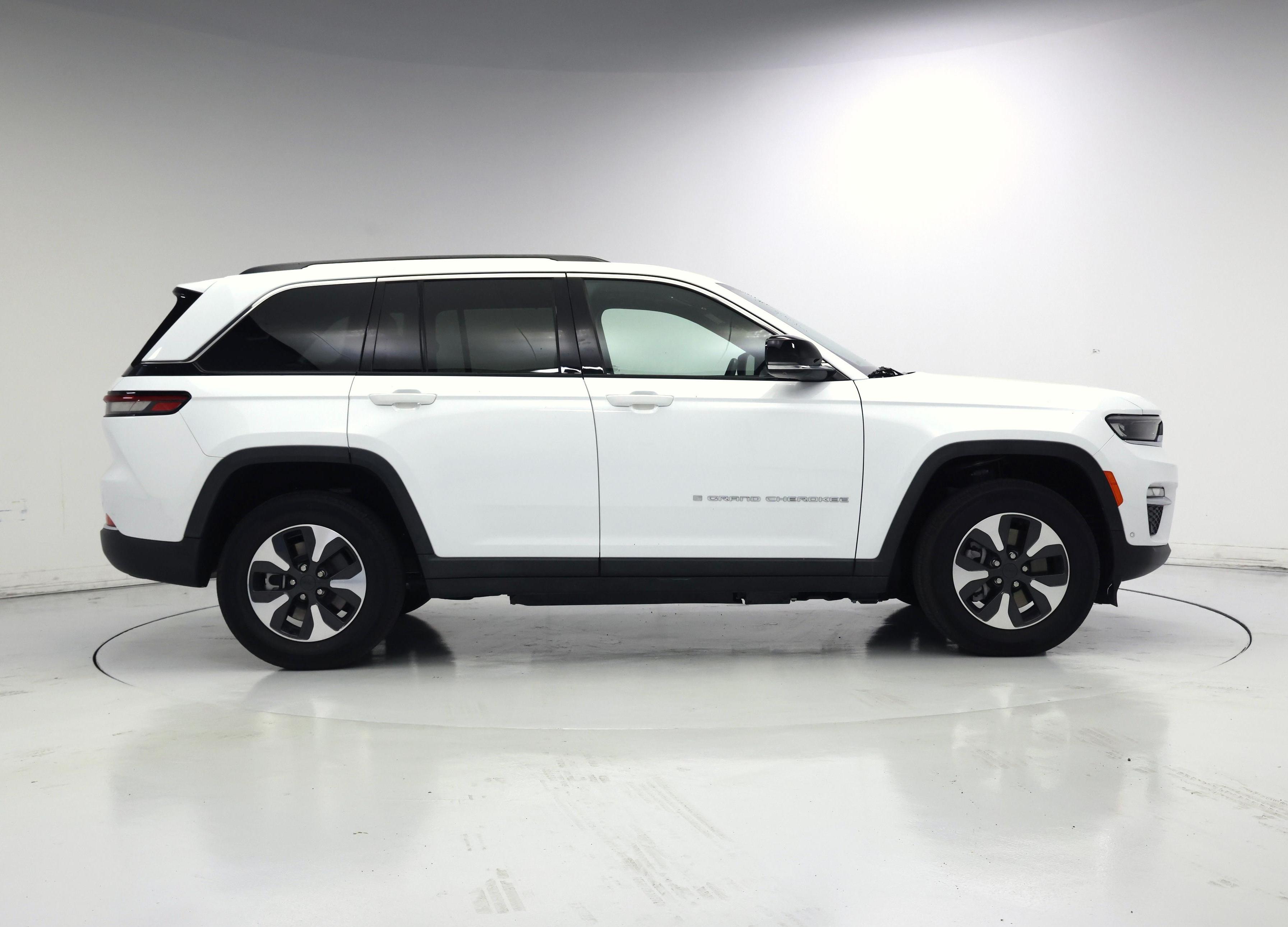 Thumbnail: 2023 Jeep Grand Cherokee - 7
