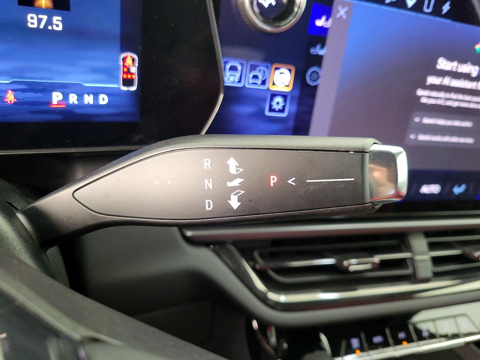 2025 Chevrolet Equinox EV RS - Photo 19