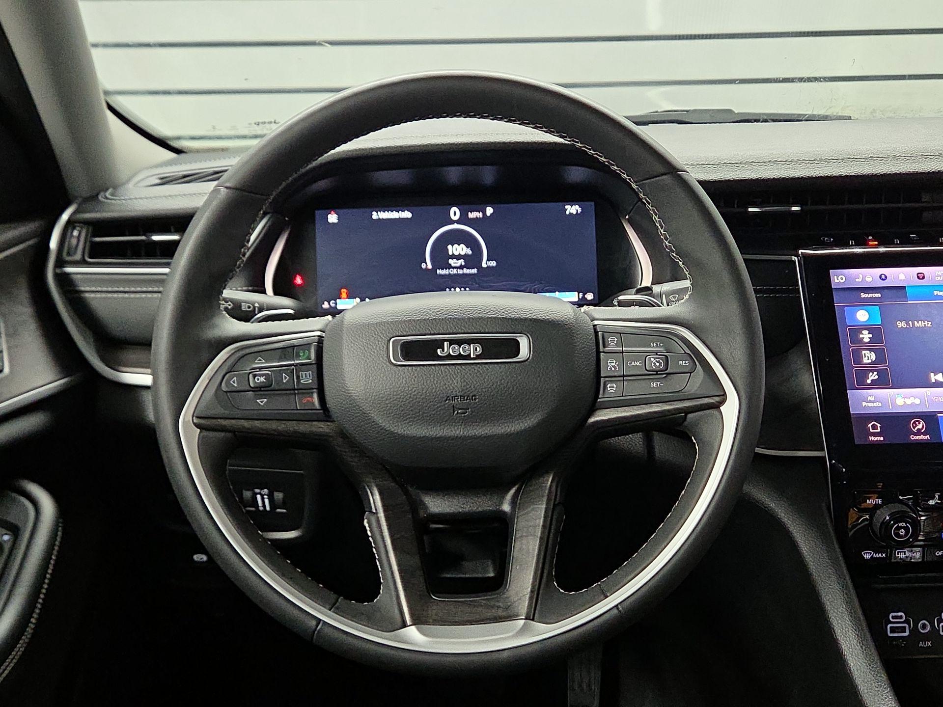 Thumbnail: 2023 Jeep Grand Cherokee - 10