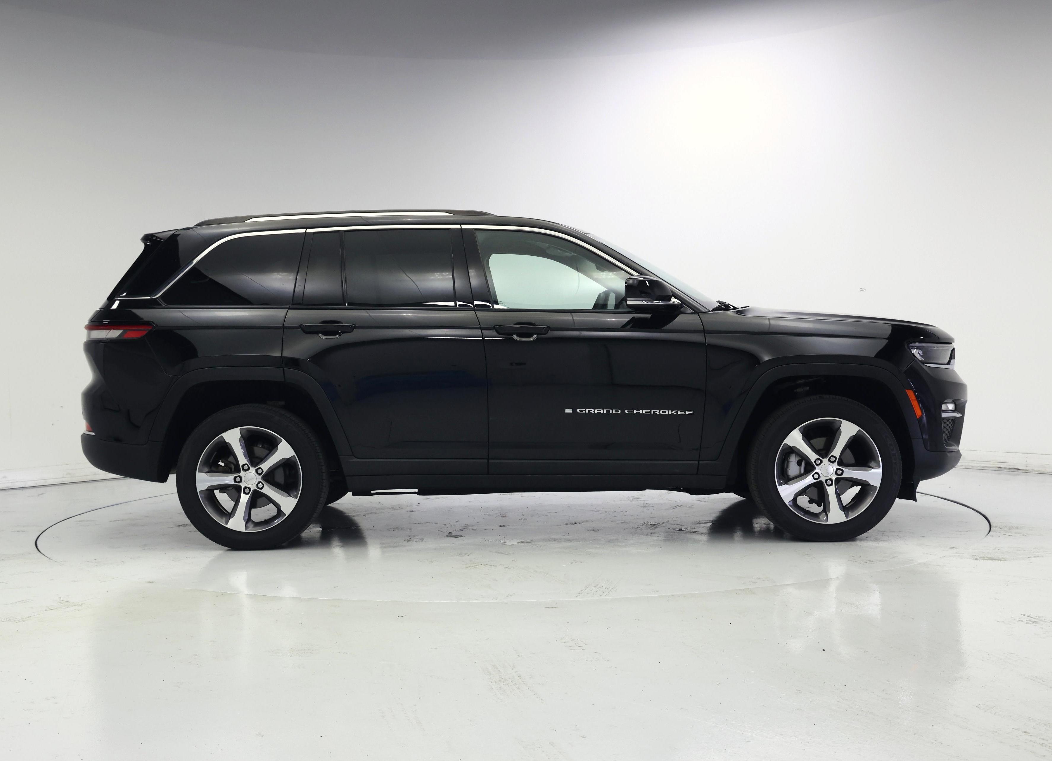 Thumbnail: 2023 Jeep Grand Cherokee - 7