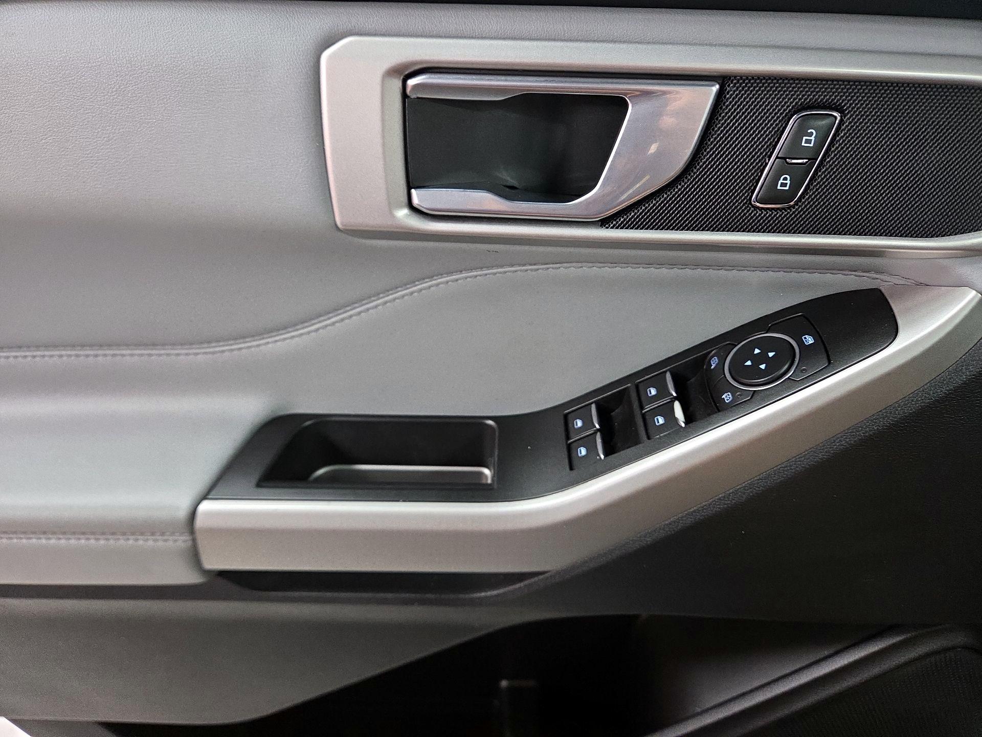 Thumbnail: 2022 Ford Explorer - 12