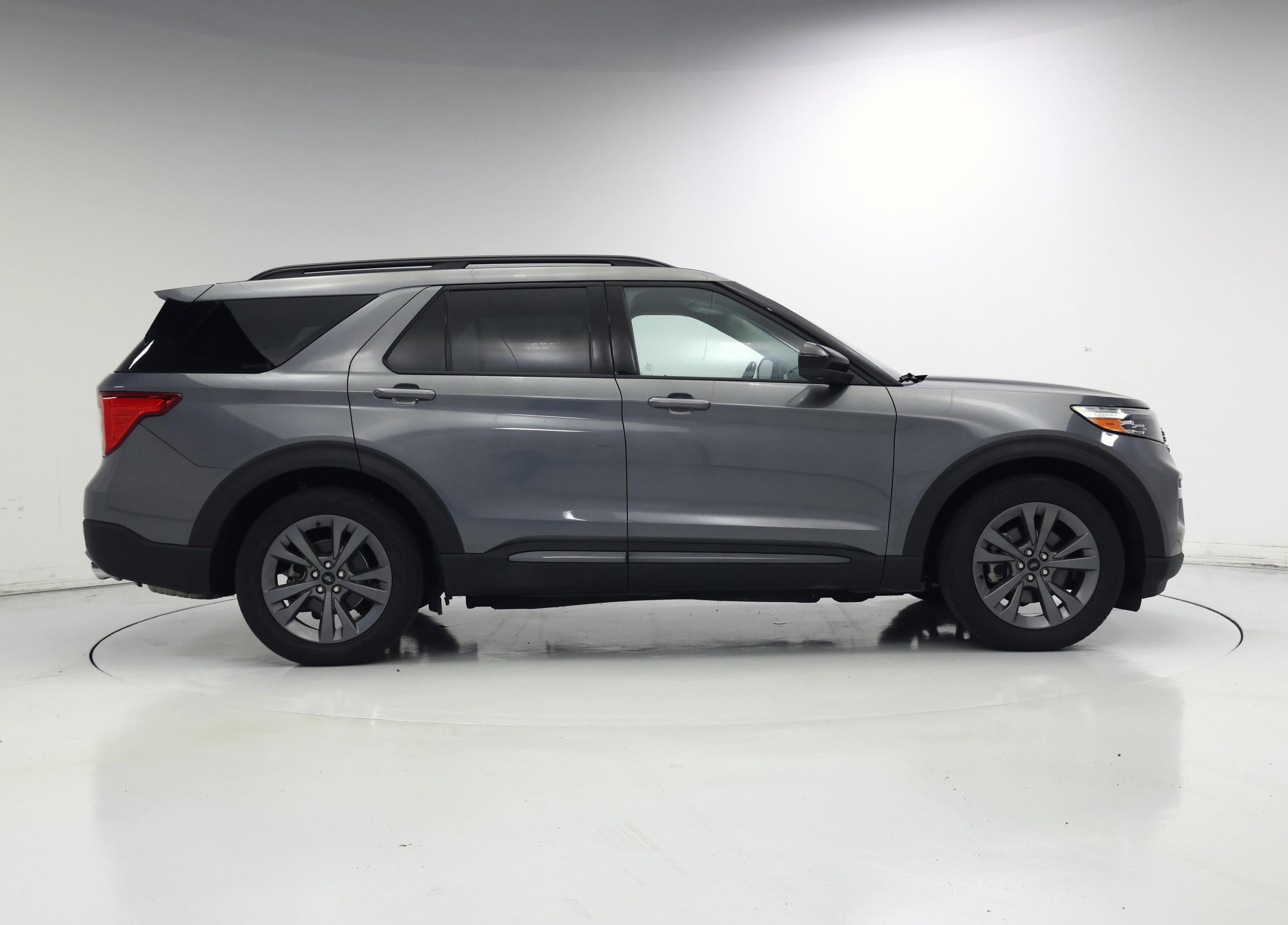 Thumbnail: 2022 Ford Explorer - 7