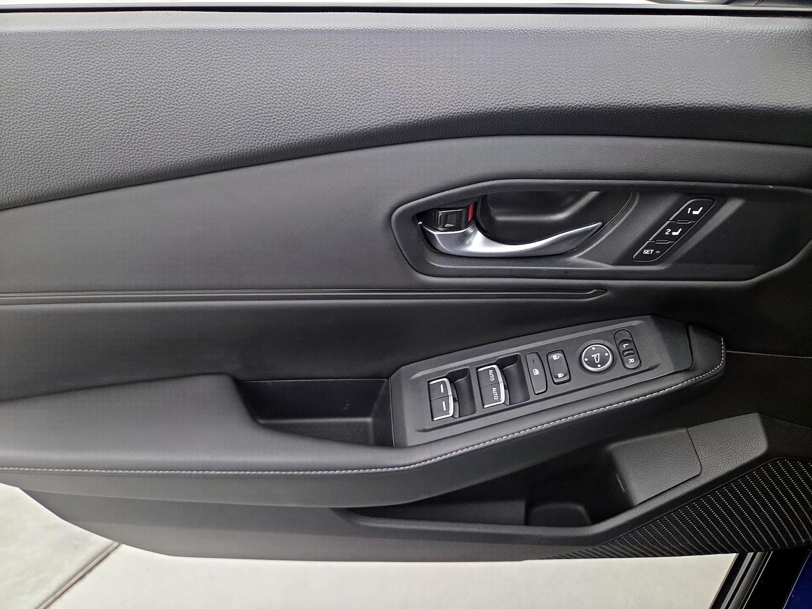 2025 Honda Accord Hybrid Sport-L - Photo 13
