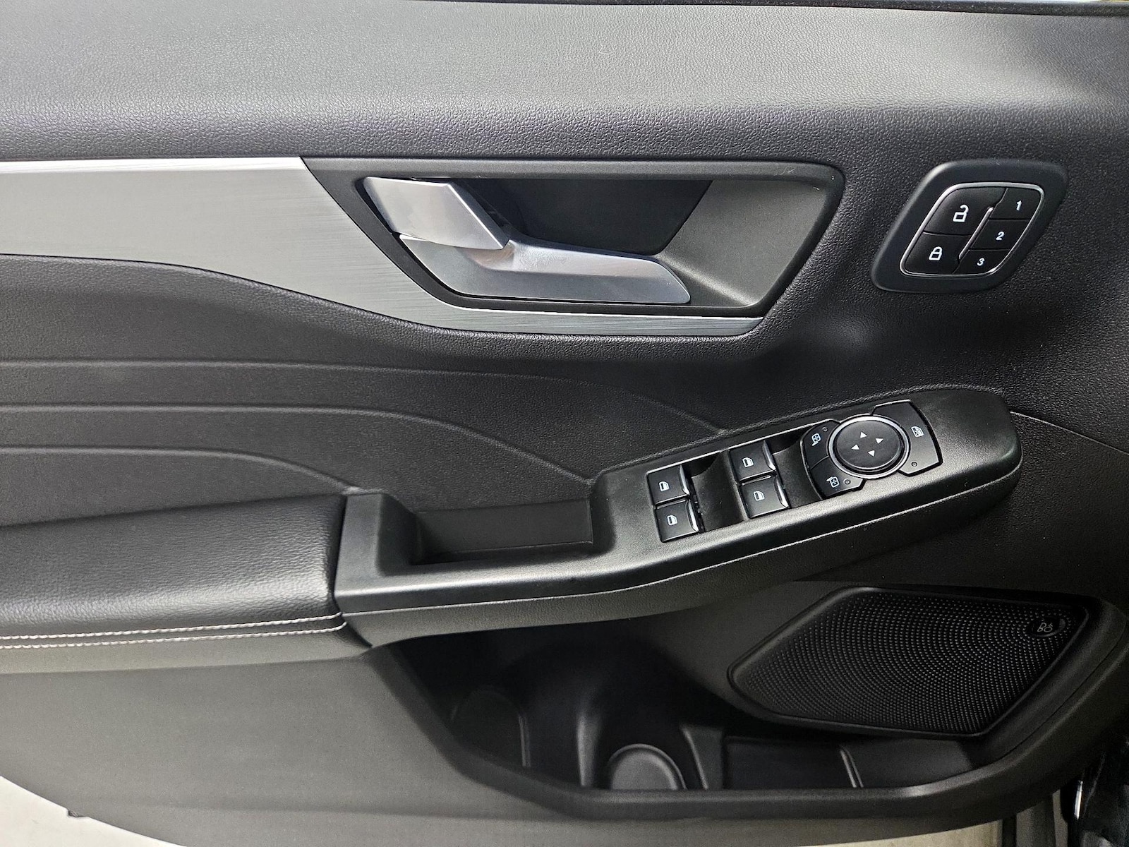 2023 Ford Escape PHEV - Photo 11