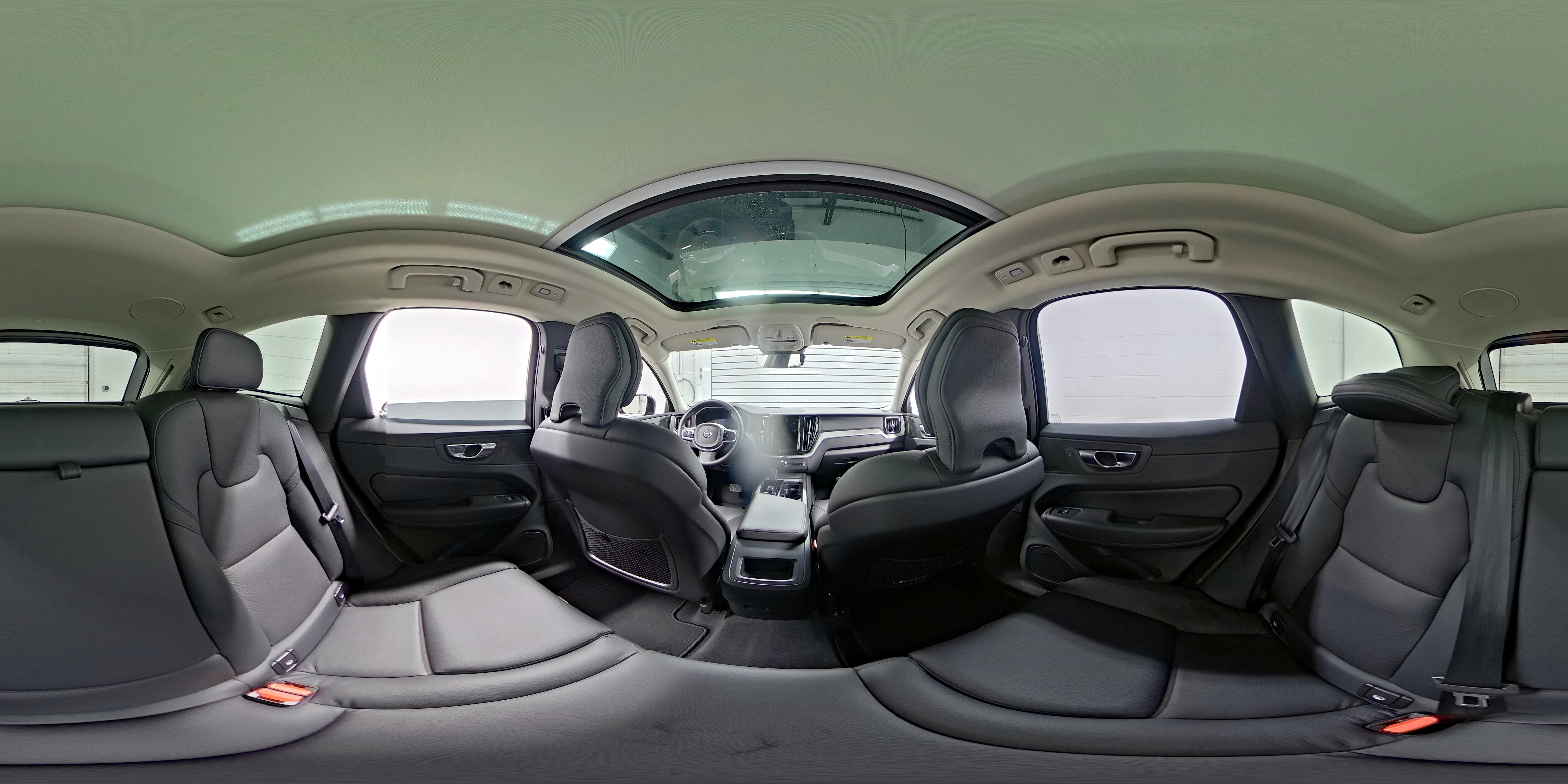 2025 Volvo XC60 Plus - Photo 27