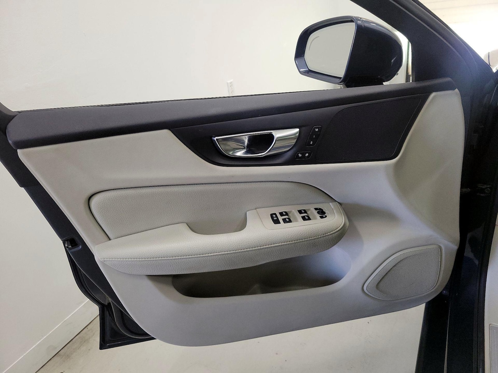 2020 Volvo S60 Momentum - Photo 13