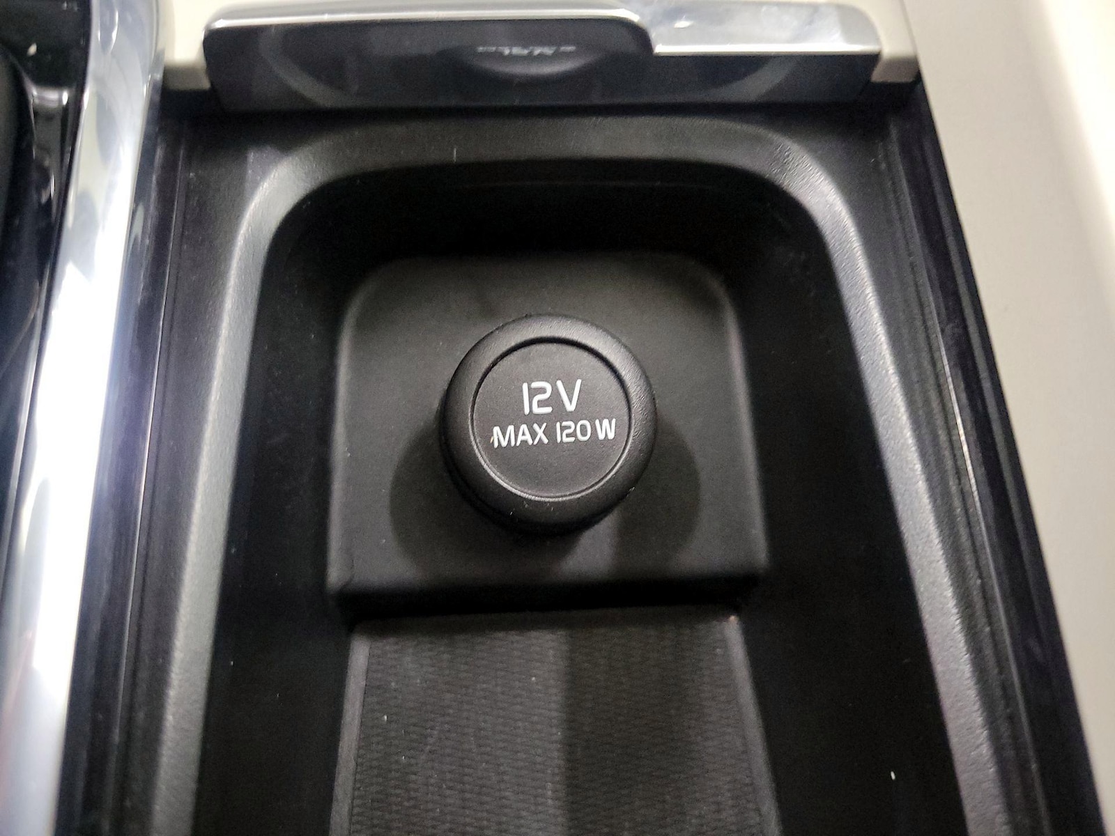 2020 Volvo S60 Momentum - Photo 19