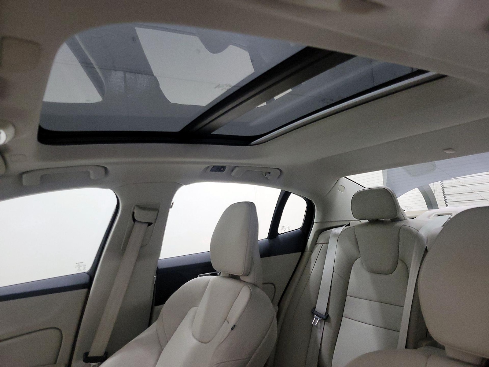 2020 Volvo S60 Momentum - Photo 20